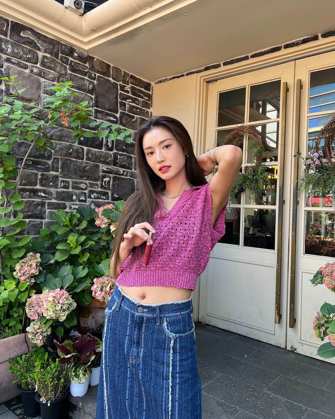 Official STYLENANDAのインスタグラム：「3CE 스타일난다와 함께라면 머리부터 발끝까지 상큼함 가득💕  Lively from the head to toe with 3CE STYLENANDA💕  👄 3CE HAZY LIP CLAY # CHERRY FLUFF 👚 3CE STYLENANDA 2023 SS COLLECTION  #3CE #3CESTYLENANDA #3CE스타일난다 #3CEHAZYLIPCLAY #3CE헤이지립클레이 #HOUSEOF3CE」