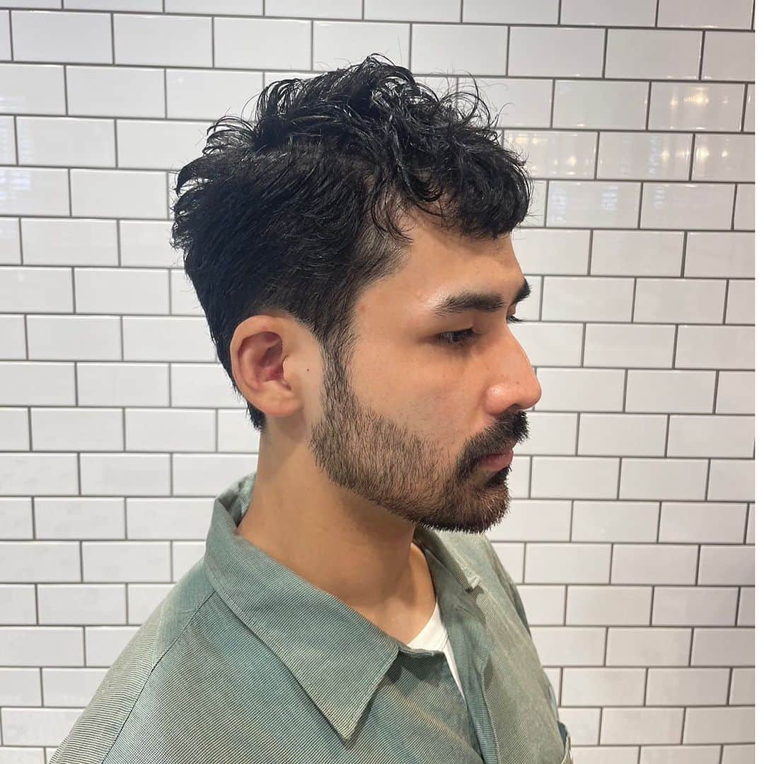 のインスタグラム：「FSC - FUTAKOTAMAGAWA BARBER💈  ⁡ HAIR CUT ¥6,600(tax incl.) made by @yosukekozai   #freemanssportingclub  #fscbarber #barbershop #barber #mensgrooming」