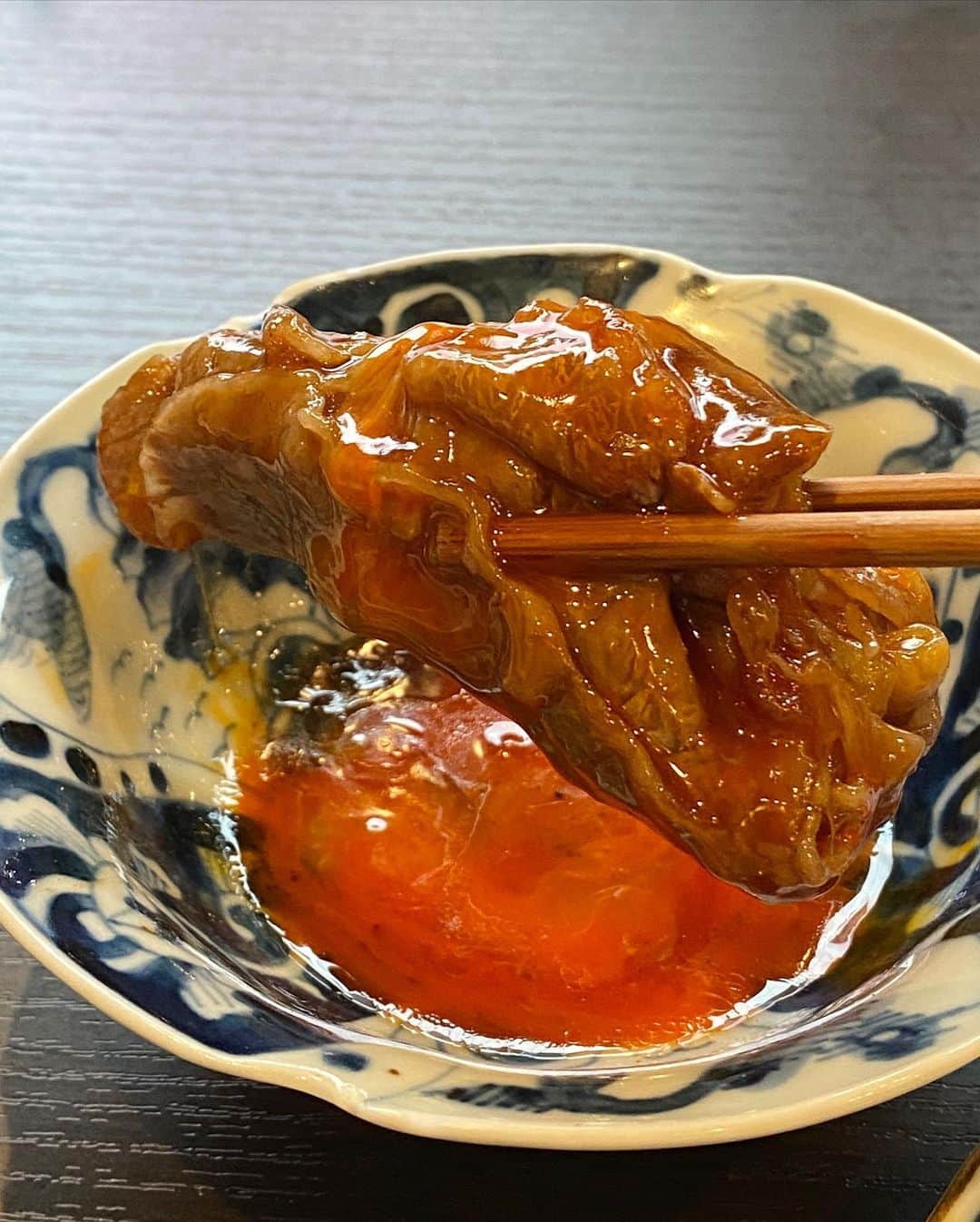 前川由希子さんのインスタグラム写真 - (前川由希子Instagram)「私の激推し！ 焼肉ホルモン人生大ちゃん🍖  行きたい！と言われる率No.1（ダントツ）の 大ちゃんで昼焼肉🔥  相変わらず美しい但馬牛とカット →最高に美味しい♡  器好きとしては、ここのお皿にも注目👀 古伊万里もいいけど、HERMESかぁ！ってなる。  この日は新作スイーツも。 次の投稿で😏  @yakiniku_horumon_daichan  @ooyamadaisyou  #焼肉ホルモン人生大ちゃん  #焼肉  #但馬牛  #但馬牛焼肉  #福岡グルメ  #福岡焼肉  #馬出グルメ  #馬出焼肉  #古伊万里  #hermes  #馬出九大病院前 からすぐ」8月27日 11時18分 - maekawa.yukiko