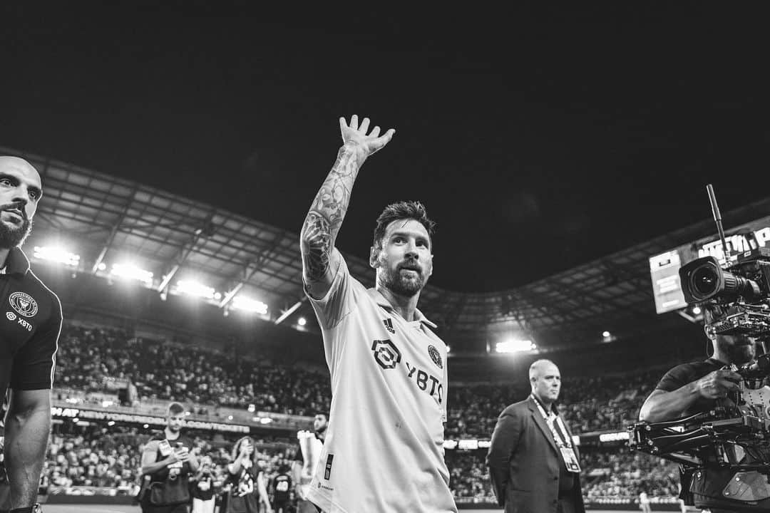 のインスタグラム：「Where dreams are made of..🩷🖤 Thank you NYC 🩷🖤 Great win on the road @intermiamicf 🩷🖤」