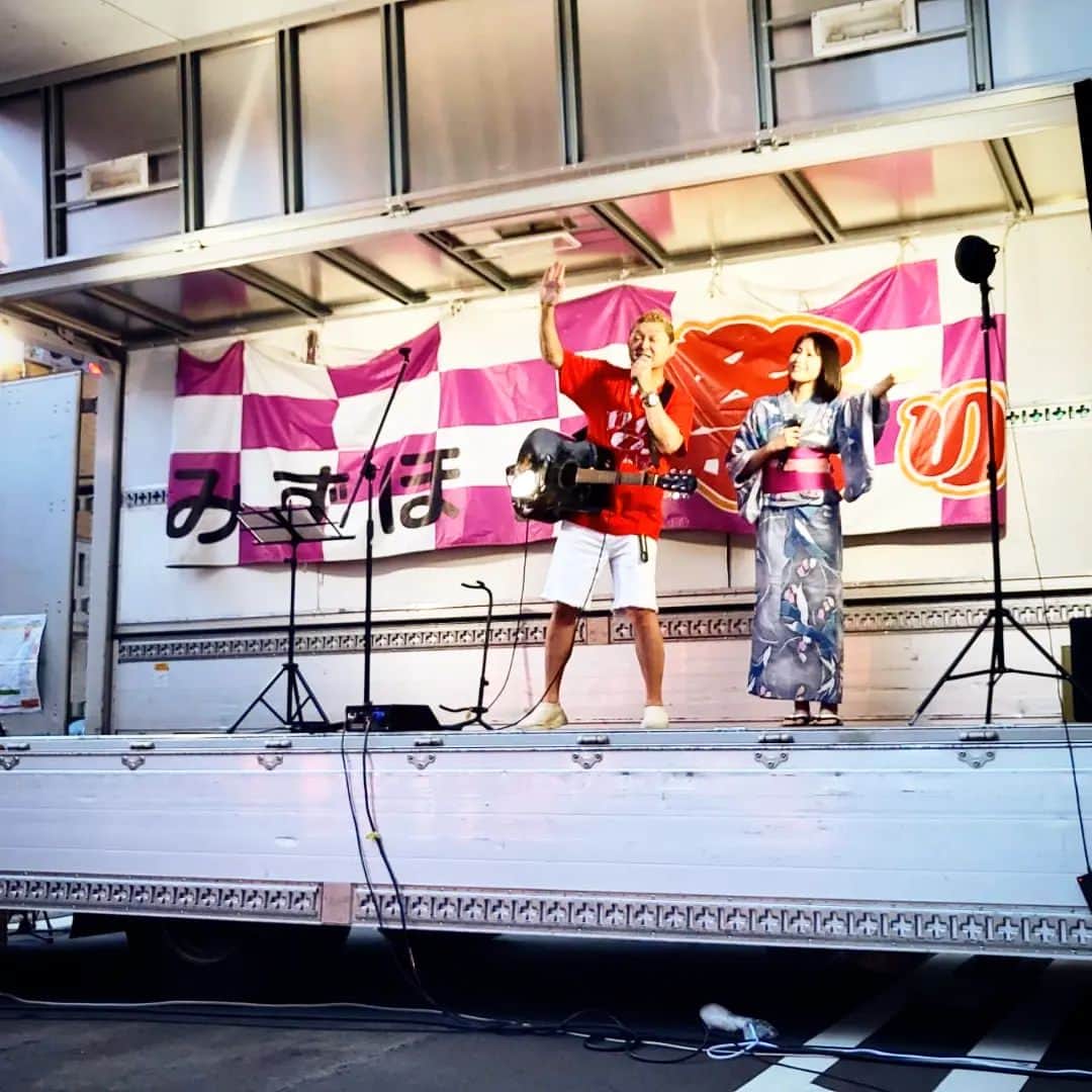松本隆博のインスタグラム：「。⁡ ⁡昨日はみずほ台祭りに来てくれた⁡ ⁡皆さんありがとう(*^^*)ございます‼️⁡ ⁡真実ちゃんとも息も合ってアシスト⁡ ⁡も助かったありがとう😊😊😊😊⁡ ぶっちゃあさんもお忙しいなか⁡ ⁡観に来て下さってありがとうございます‼️⁡⁡ ⁡ラジオするならエントリー みずほ台祭りで…エントリー ⁡楽しかった～⁡(ﾉ˶>ᗜ​<˵)ﾉ⁡ ⁡⁡ ⁡還暦少年 松本隆博⁡ ⁡」