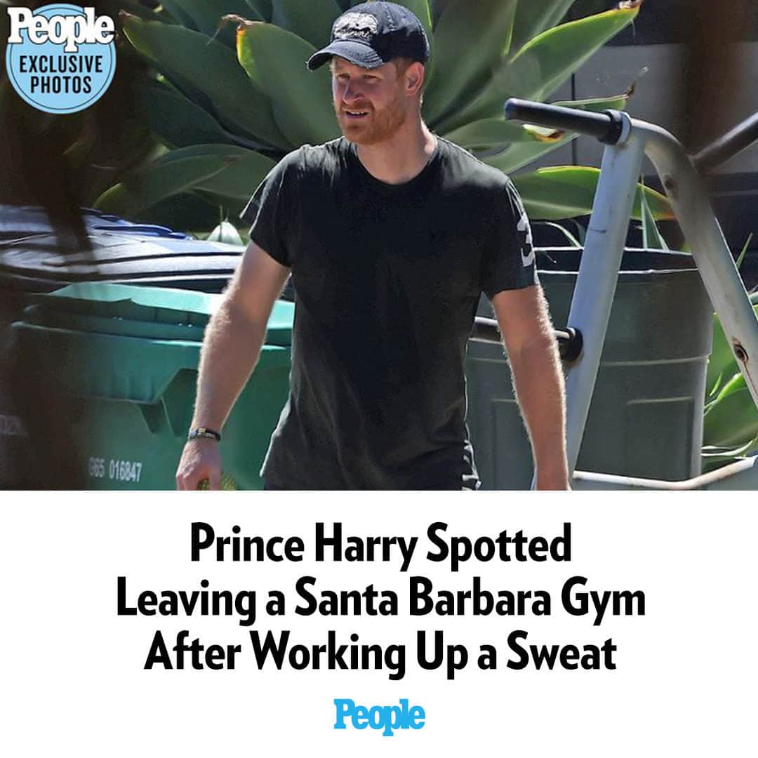 People Magazineさんのインスタグラム写真 - (People MagazineInstagram)「Prince Harry is sweating it out! 💪 The Duke of Sussex was spotted leaving a Santa Barbara gym after what appeared to be an intense workout on Friday.  Harry wore an all-black outfit for the outing, keeping it breezy in a T-shirt, shorts and sneakers. He topped off the casual look with a navy California hat featuring the grizzly bear that appears on the state’s flag.  Tap our bio link for more. | 📷: BACKGRID」8月27日 11時40分 - people