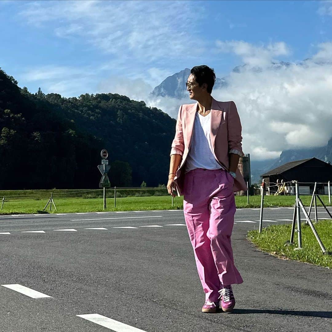 シン・ヒョンジュンさんのインスタグラム写真 - (シン・ヒョンジュンInstagram)「Zürich  @jayceandriver」8月27日 11時40分 - _shinhyunjoon_