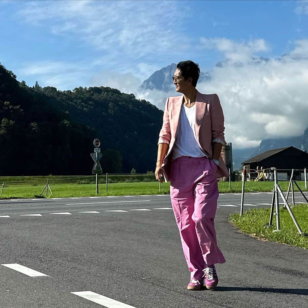 のインスタグラム：「Zürich  @jayceandriver」