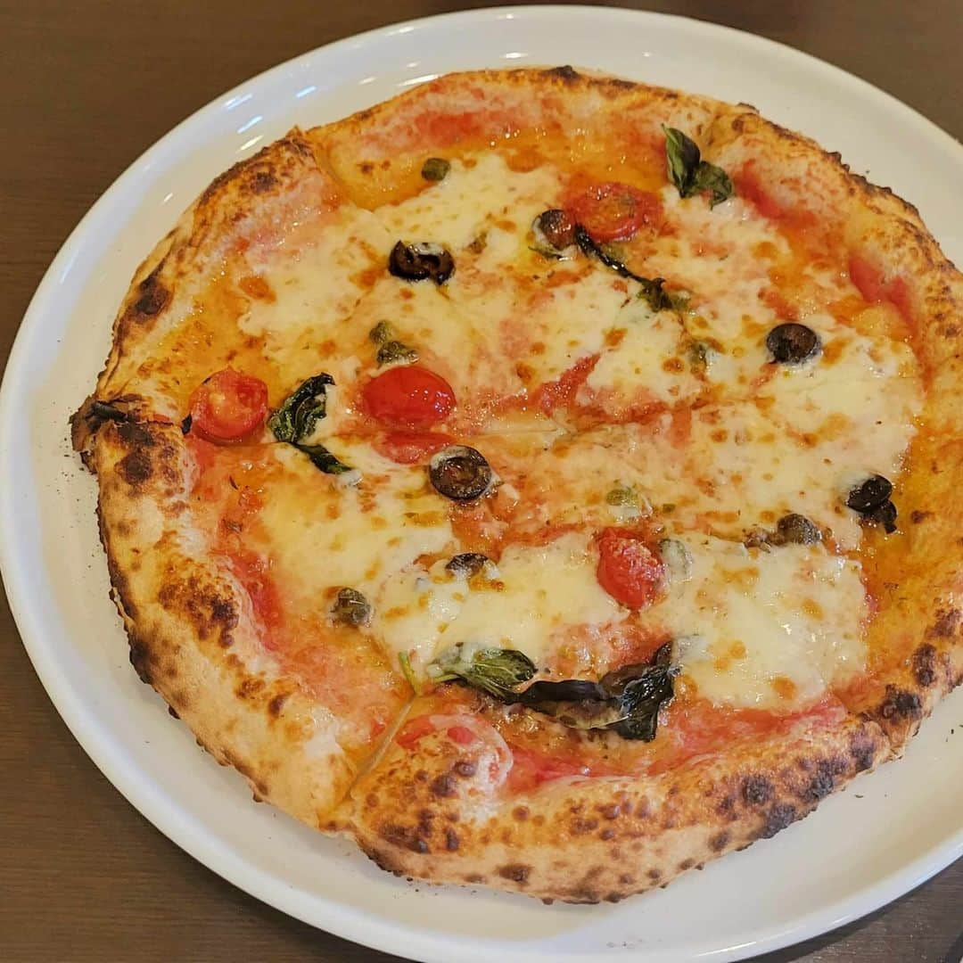 小野友葵子さんのインスタグラム写真 - (小野友葵子Instagram)「【竹ノ塚の薪窯焼きpizza専門店TAVETALINAさん】  先日、お世話になっている梁川貴美さんと、竹ノ塚の薪窯焼きpizza専門店 TAVETALINAさんへ。🇮🇹  今年6月にオープンしたそうです。  イタリア製のピザ窯！！ アンチョビとオリーブのピザをいただきましたが、とっても美味しかったですよ～！！🍕💕  8年住んだミラノの自宅を解約して、3ヶ月.....。 イタリアの美味しいピザを思い出しました。  美味しかったので、 是非また行きたいお店です～！❤   ｡.｡:+* ﾟ ゜ﾟ *+:｡.｡:+* ﾟ ゜ﾟ *+:｡.｡ 🎵2023/7/2（日）14：30 ムラマツリサイタルホール新大阪（大阪公演） 🎵2023/7/16（日）13：00 ザ・ルーテル・ホール（札幌公演） 🎵2023/9/2（土）13：30 すみだトリフォニー小ホール（東京公演） 🎵2023/11/5（日）14：00※振替 レソラホール（福岡公演） https://ameblo.jp/onoyukiko/entry-12798896137.html  📻2023/9/2（土） 動画配信型ラジオレギュラー冠番組 『小野友葵子のBella Serata‼』 第1、第3土曜日 21：00～21：50生放送中 https://ameblo.jp/onoyukiko/entry-12817025188.html  🎵2023/9/12（火）15:00 酵素クレープ専門店クレープアリサ東京 https://ameblo.jp/onoyukiko/entry-12816336256.html  🎵2023/10/12（木）15:00 酵素クレープ専門店クレープアリサ東京  🎵2023/10/13（金）18:15 東京芸術劇場コンサートホール https://ameblo.jp/onoyukiko/entry-12816806430.html  💿小野友葵子コラボ参加CD発売中！ https://ameblo.jp/onoyukiko/entry-12800332342.html  🎼小野友葵子プロデュース若手オペラ歌手グループ『I  BOCCIOLI』メンバー募集中！ https://ameblo.jp/onoyukiko/entry-12800609513.html ｡.｡:+* ﾟ ゜ﾟ *+:｡.｡:+* ﾟ ゜ﾟ *+:｡.｡ 🌹HP https://www.onoyukiko.com/ 🌹ブログ http://ameblo.jp/onoyukiko 🌹Instagram（yukikoonosoprano） https://www.instagram.com/yukikoonosoprano/ 🌹Twitter https://twitter.com/yukiko_ono 🌹YouTube（YukikoOno小野友葵子） https://www.youtube.com/user/VitaRoseaYukikoOno 🌹小野友葵子のコンサートってどんな感じ？ https://youtu.be/bWges5LlLnw ｡.｡:+* ﾟ ゜ﾟ *+:｡.｡:+* ﾟ ゜ﾟ *+:｡.｡  #竹ノ塚 #竹の塚 #薪窯焼きpizza専門店 #TAVETALINA #イタリアン #イタリアンランチ #竹ノ塚ランチ #ピザ窯 #アンチョビとオリーブ #オープンしたて #ソプラノ歌手 #オペラ歌手 #オペラ #錦戸部屋女将 #バラ好き #パンダ好き #ミラノ #イタリア #ラジオパーソナリティー #プロデューサー #若手アーティスト支援 #デビュー15周年」8月27日 11時47分 - yukikoonosoprano