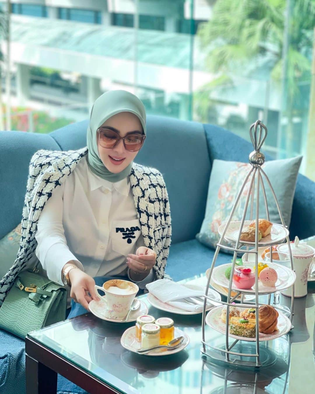 Syahriniさんのインスタグラム写真 - (SyahriniInstagram)「•  ~ Collecting Memories ~  ______________________ ~𝓢𝓨𝓡~ _____________________  #PrincesSyahrini #Singapore_August2023」8月27日 11時53分 - princessyahrini