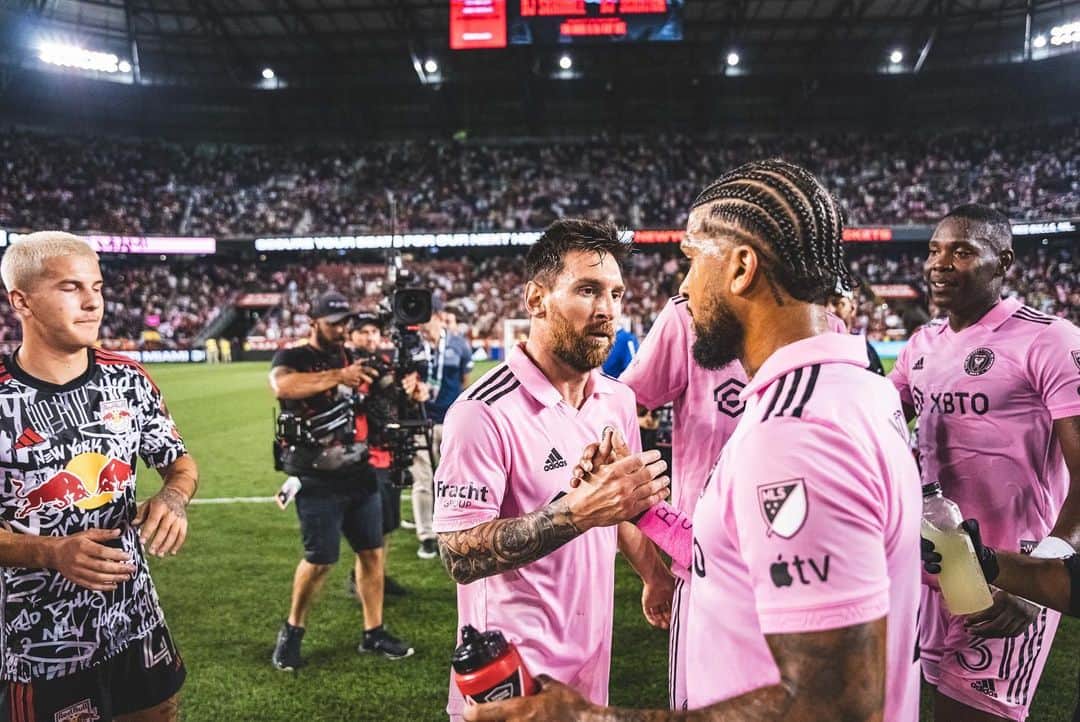 デアンドレ・イェドリンさんのインスタグラム写真 - (デアンドレ・イェドリンInstagram)「Onto the next! +3  @intermiamicf」8月27日 11時55分 - yedlinny