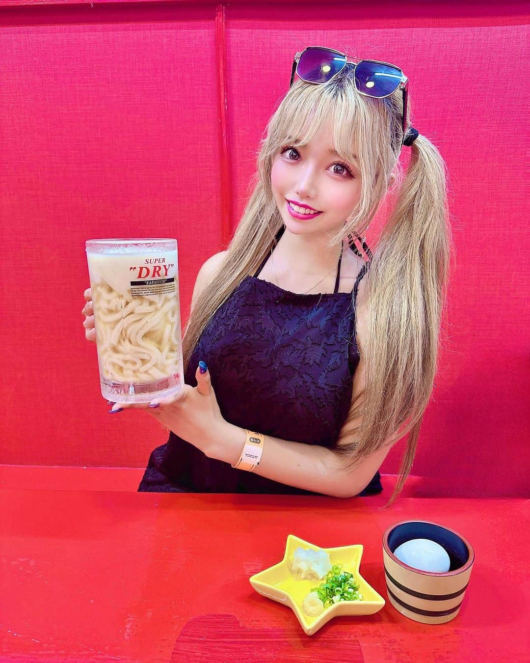 でいじーさんのインスタグラム写真 - (でいじーInstagram)「でっかいビール🍺  じゃなくて うどん◥█̆̈◤࿉∥わら  さすが香川、コシがあってちょー美味しかった✨️  #冷やしジョッキとろろうどん #冷やしジョッキ#ビール#うどん#香川県 #香川グルメ #香川#newレオマワールド #レオマワールド#テーマパーク#遊園地#インスタ映え#インスタ映え料理 #インスタ映えフード #でかい#big #とろろうどん#うどん県 #うどん好き #満腹#大盛り#美味しかった#はらぱん #フードファイト#フードファイター」8月27日 12時01分 - anyadevix