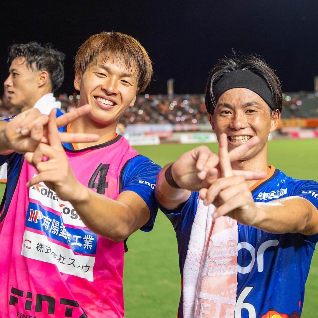 レノファ山口FCさんのインスタグラム写真 - (レノファ山口FCInstagram)「河野孝汰選手がゴールを決めて、白血病と戦うコウタくんと約束したポーズをすることができました。  コウタくん、今度はスタジアムで一緒にやろう❗️  #renofa」8月27日 12時04分 - renofa_yamaguchi