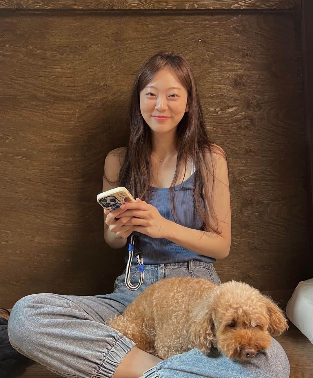 郭珉整のインスタグラム：「여름이와 함께하는 신나는 쥬말 🤎🐶🐶🥳」