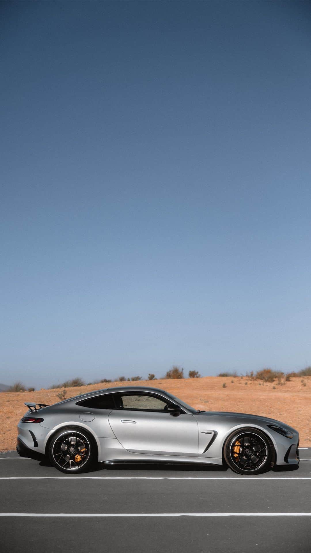 Mercedes-Benz Thailandのインスタグラム：「SO THRILLING. SO AMG.  ให้ทะเลทรายกลายเป็นสนามเด็กเล่น เมื่อได้เจอกับ The all-new Mercedes-AMG GT รุ่นใหม่ล่าสุด!  *รถยนต์ที่ปรากฏในภาพ ยังไม่มีจำหน่ายในประเทศไทยในขณะนี้  #AMGPremiere #AMGThrill #SOAMG #MercedesAMG #AMG」