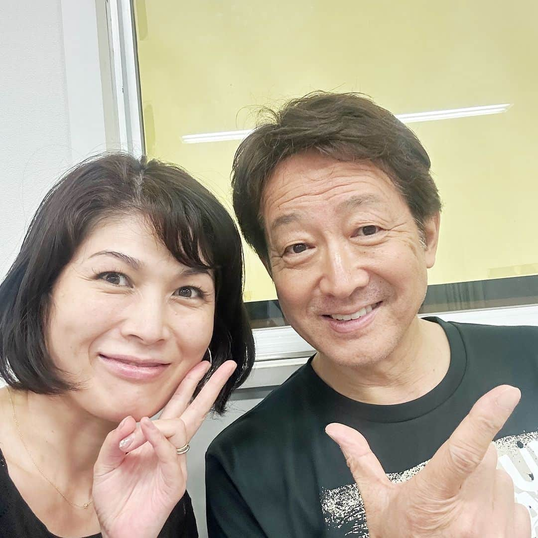 岡本安代のインスタグラム：「楠本イネでございます。 トト様！トト様ー！ 偉大なるシーボルトこそ、私の父！ #辰巳琢郎　さん演じるシーボルトの娘イネとして生きることができること、とても幸せでございます。  トト様に突き放されて、悔し涙を流したあの日のこと、決して忘れることはございません。 あの日があっての私でございます。 あの日、、、あ、これ以上は劇場で。  そして、辰巳さんと舞台でやりとりさせて頂くたびに、学ばせて頂いております。 辰巳琢郎さんにお声かけ頂いた言葉が忘れられません。安代、精進して参ります！  #詳しくはブログで のちほど。 https://ameblo.jp/yasuyo0308/ #走り続ける岡本家 #５人の子育てママウンサー #岡本安代 #楠本イネ #シーボルト父子伝 http://confetti-web.com/siebold_2023tokyo ＃完売続々ご検討中の方ぜひお早めに」