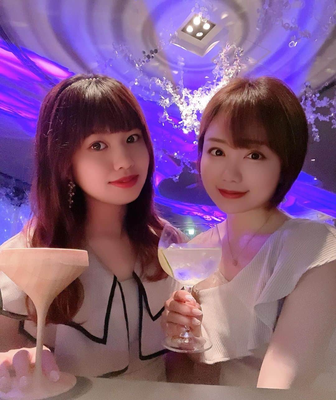 Roseさんのインスタグラム写真 - (RoseInstagram)「👠🍸💎  💋MOULIN ROUGE💋  映画の世界と ミュージカルの世界 それぞれ違って楽しかった…✨  終始もう照明に照らされてキラキラ輝く衣装と豪華ゴージャスな舞台セットに目が釘付けだった✨  演者さんの実力とオーラはもちろんのこと 会場の観客の方達の熱心さと活気がすごかった…！！ やっぱり生のステージは違う〜✨ ルーラ誘ってくれてありがとう🫶  終わった後は歩いてペニンシュラのバーへ🍸 普段味わえない空間をたくさん堪能した１日でした💜  次は必ずパリのムーランルージュを観に行く🌙  #帝国劇場  #ムーランルージュ  #ムーランルージュザミュージカル  #moulinrouge  #ペニンシュラ東京」8月27日 13時15分 - rose_ro_tan