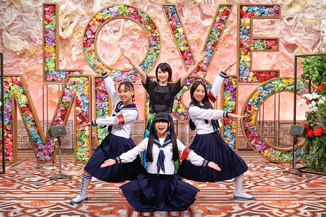 フジテレビ「Love music」のインスタグラム：「今夜のトークゲスト 新しい学校のリーダーズ🏫  8/27（日）24:30-放送 ※地域によって放送日程が異なります。　 各放送局のHPにてご確認下さい。  お楽しみに  #Lovemusic #ラブミュージック」