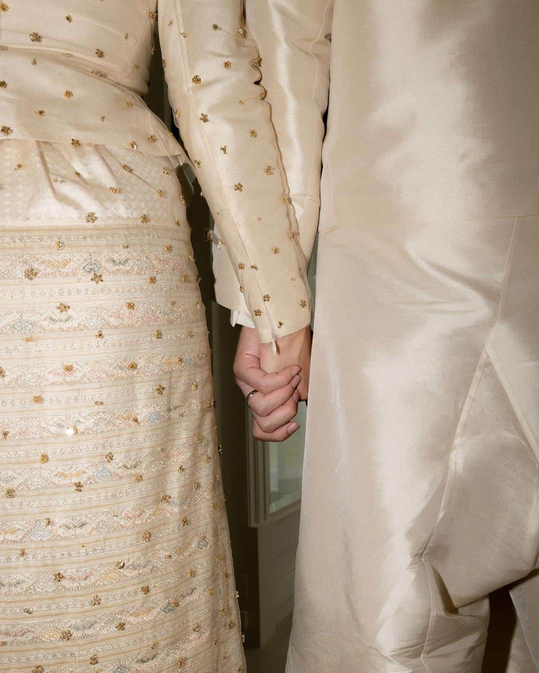 キンバリー・アン・ウォーテマス・ティアムシリのインスタグラム：「Details Of Our Traditional Lanna Engagement At Home.🤍♾️」