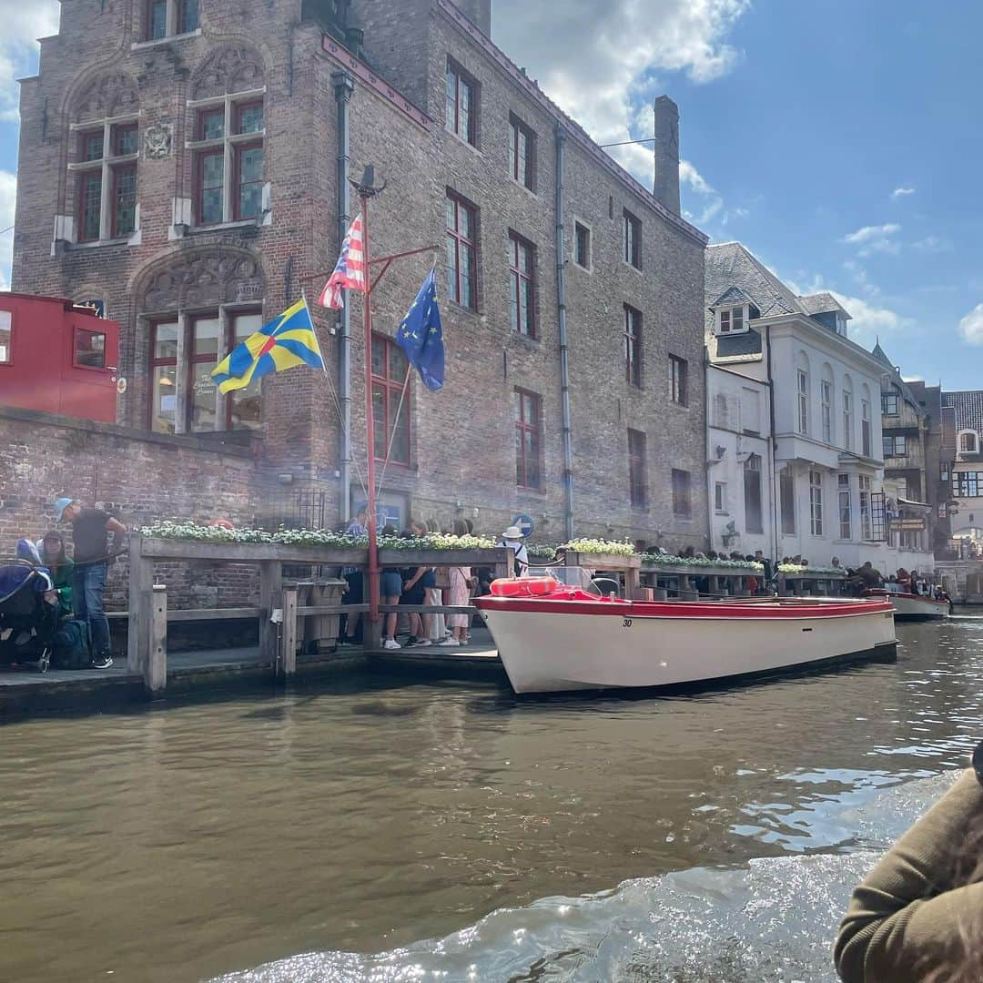 太田りゆさんのインスタグラム写真 - (太田りゆInstagram)「📍Belgium🇧🇪 凄く綺麗な街並みだった 思い出のひとつとして📸*     #teambridgestonecycling #chaseyourdream #trackcycling #trackcyclist #cycling #cyclist #belgium #cyclingphotos #sprint #sport #athlete #japan  #自転車 #自転車競技 #サイクリング #スポーツ #筋肉 #筋肉女子 #トレーニング #トレーニング女子 #ベルギー」8月27日 22時57分 - riyuponpon