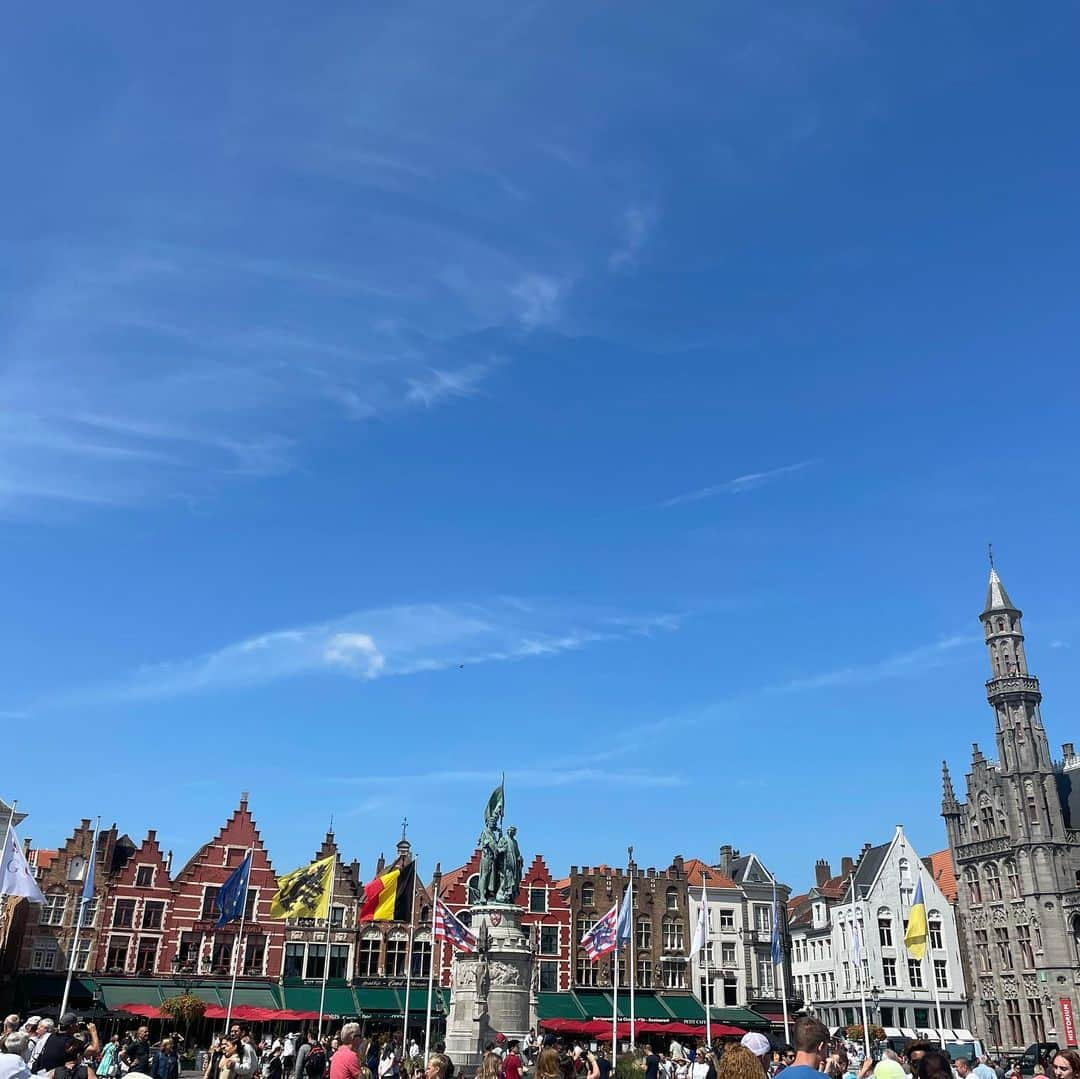 太田りゆさんのインスタグラム写真 - (太田りゆInstagram)「📍Belgium🇧🇪 凄く綺麗な街並みだった 思い出のひとつとして📸*     #teambridgestonecycling #chaseyourdream #trackcycling #trackcyclist #cycling #cyclist #belgium #cyclingphotos #sprint #sport #athlete #japan  #自転車 #自転車競技 #サイクリング #スポーツ #筋肉 #筋肉女子 #トレーニング #トレーニング女子 #ベルギー」8月27日 22時57分 - riyuponpon