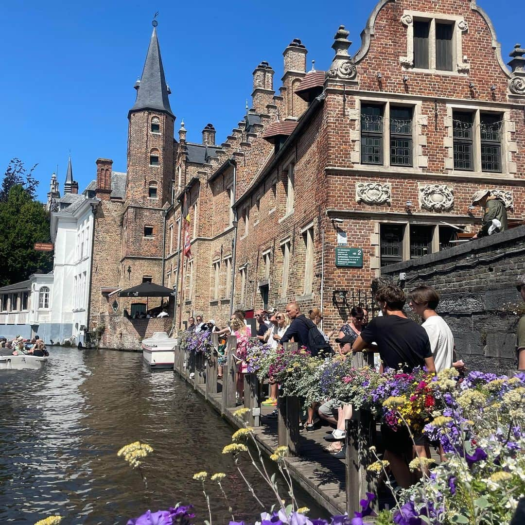 太田りゆさんのインスタグラム写真 - (太田りゆInstagram)「📍Belgium🇧🇪 凄く綺麗な街並みだった 思い出のひとつとして📸*     #teambridgestonecycling #chaseyourdream #trackcycling #trackcyclist #cycling #cyclist #belgium #cyclingphotos #sprint #sport #athlete #japan  #自転車 #自転車競技 #サイクリング #スポーツ #筋肉 #筋肉女子 #トレーニング #トレーニング女子 #ベルギー」8月27日 22時57分 - riyuponpon