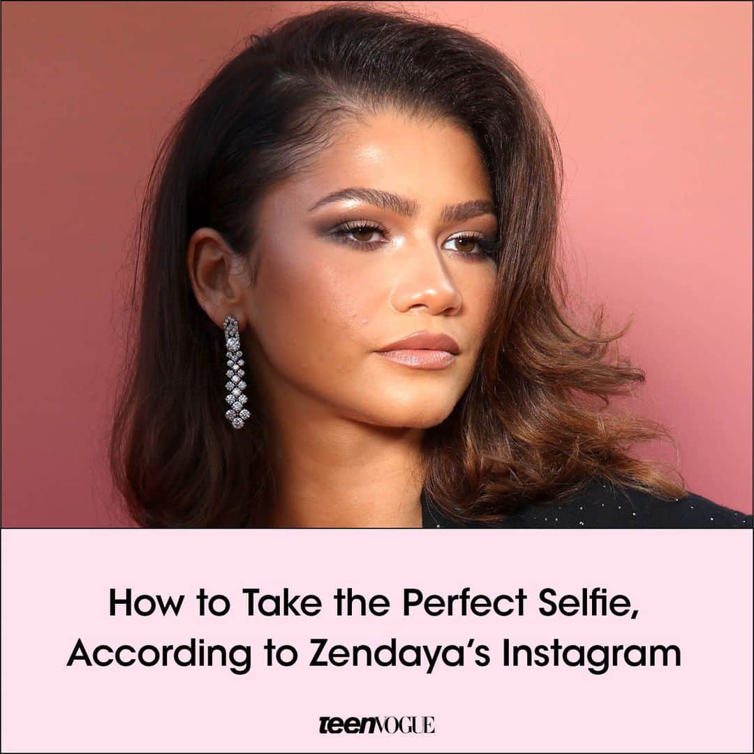 Teen Vogueのインスタグラム：「Taking notes from the best 😍 Find everything we’ve learned from #Zendaya's Instagram feed for the perfect selfie at the link in bio.  (📸: Danielle Venturelli / Getty Images)」