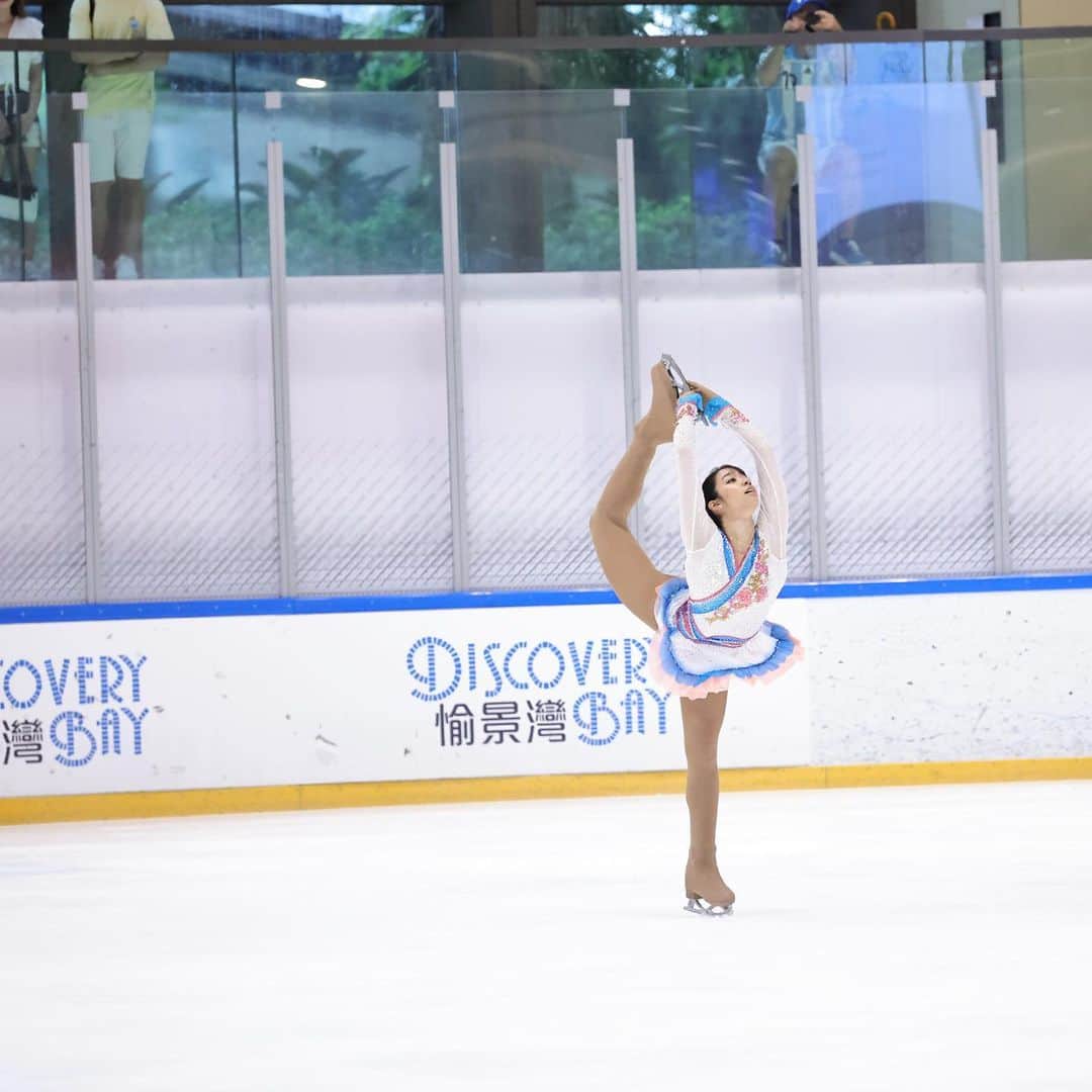 シータ・ラムサムのインスタグラム：「✨Skate Asia 2023✨ 🥇🥇🥇🥇🥇🥇 🥳 Had so much fun at my first ISI competition in 12 years! 😱 Biggest thanks to everyone for all the love and support this past week 💕 Hopefully I’ll see you guys again soon! 🫶🏻  📸: @zoominto_mi」