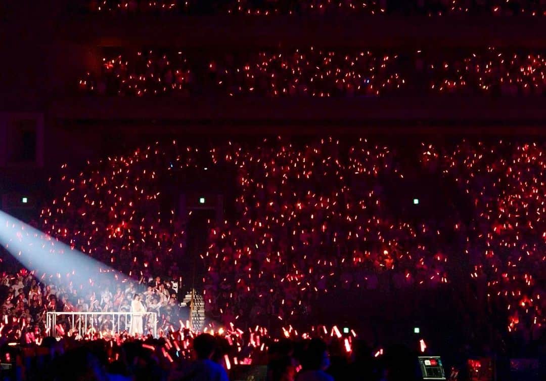 ASCAさんのインスタグラム写真 - (ASCAInstagram)「『Animelo Summer Live 2023 -AXEL-』  M1.リンネ M2.Howling  Day3、声出し解禁のアニサマ 最高の叫びと景色をありがとう🐺 初トロッコ、アニサマ最速説...?!❤️‍🔥  9月からの東名阪ツアー 新しい声で全身全霊向かいます。 声出しに、遊びに来てくださいっ ▶︎asca-official.com/info/archive/?…  #anisama #mahouka #EDENSZERO #ASCA #asca_jp #sacramusic #goodmusic #music #newrelease #newmusic #photography #photooftheday#portraitgames #earth_portraits #moodygrams #vscoportrait #fashion #japan #anime #anisong #Spotify #Applemusic #LINEMUSIC #portraitpage」8月27日 23時09分 - asca_jp