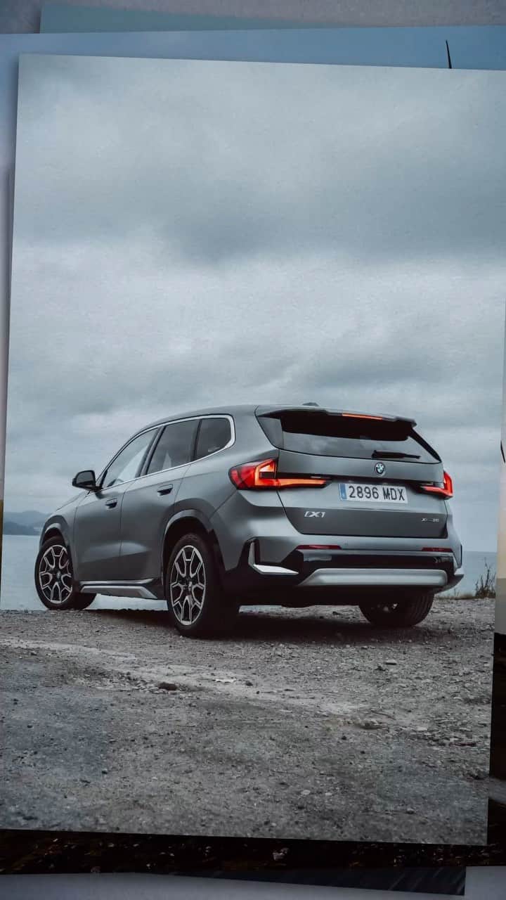 BMWのインスタグラム：「Weekend memories are EVERYTHING. 🏄   What gif best shows your weekend?    The BMW iX1. #THEiX1 #BMW #iX1 #BornElectric #BMWElectric __ BMW iX1 xDrive30 : Combined power consumption: 19.1–16.8 kWh/100 km. Combined CO2 emissions: 0 g/km. Electric range: 394–440 kilometers. All data according to WLTP. Further info: www.bmw.com/disclaimer」
