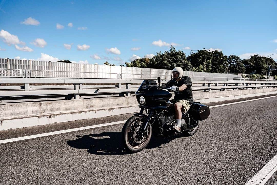 倉本一真さんのインスタグラム写真 - (倉本一真Instagram)「TOKYO↔︎YOKOHAMA Invited to shoot for @ojisantopteam  @wadamakoto42  📸 @___maeji___   #harleydavidson #shovelhead #shovelheadchopper #swingarm #swingarmy #swingarmchopper #milwaukee8 #lowriderst #clubstyle」8月27日 23時31分 - kazumakuramoto