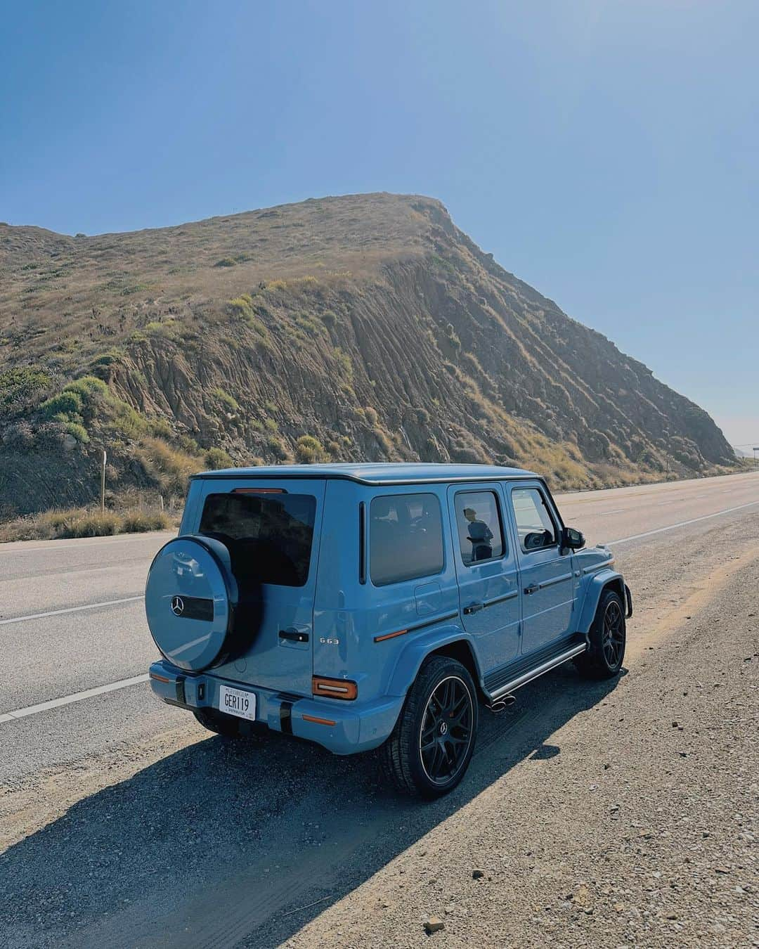 ジャニー・ディラーさんのインスタグラム写真 - (ジャニー・ディラーInstagram)「Forever my favorite color 💙 it was such a dream to drive around California with my sister. A short but such an amazing trip! @mdeler」8月28日 0時03分 - jannid