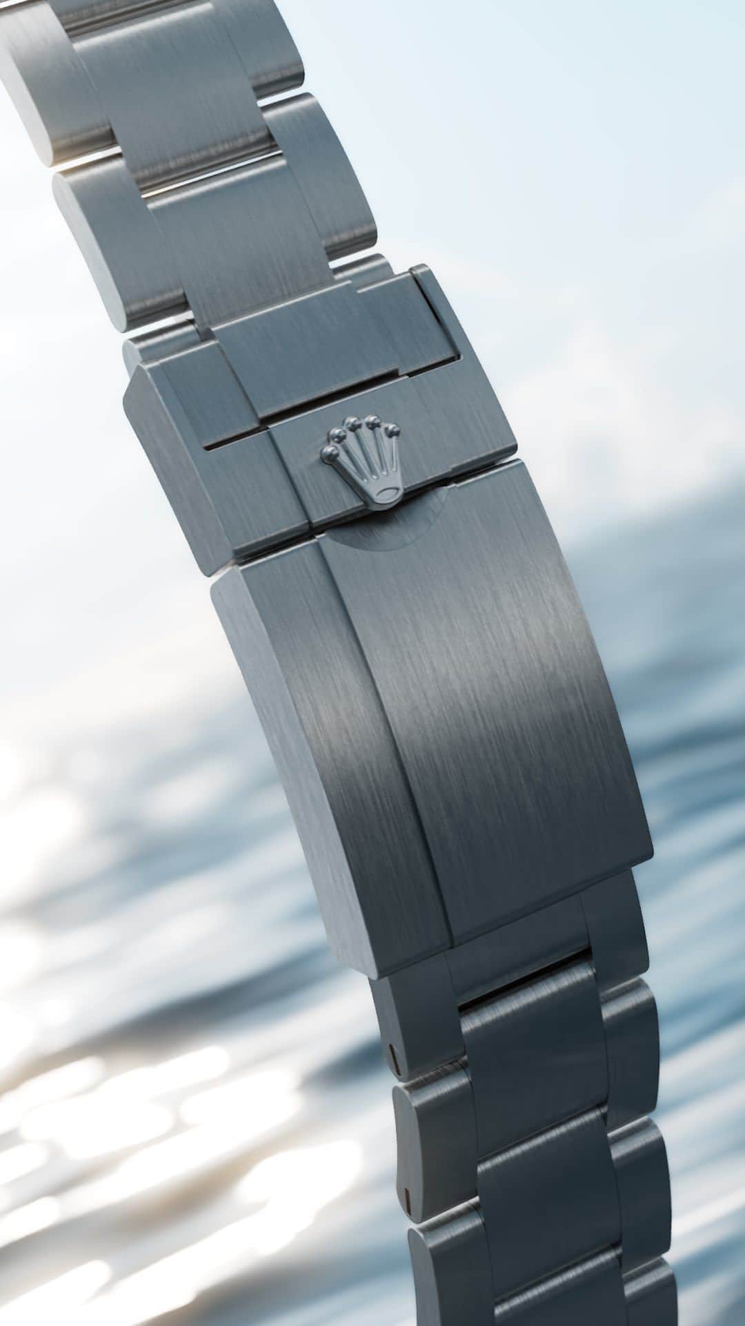 rolexのインスタグラム：「Blending speed and longevity. The Yacht-Master 42 is made from RLX titanium, a grade 5 alloy noted for its mechanical strength and corrosion resistance. Light yet robust, this watch is suited to the demands and pressures of competitive sailing. A tool to withstand the elements. #Rolex #YachtMaster #Perpetual」