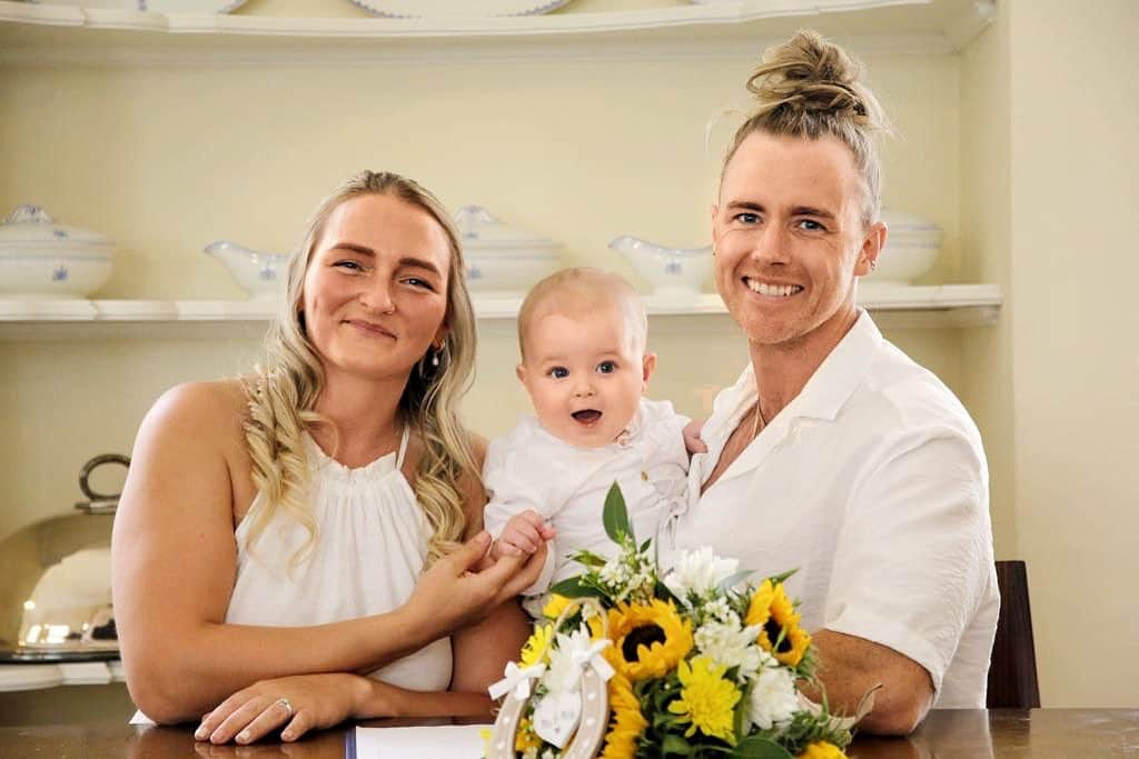 リア・クレインのインスタグラム：「We did a thing 👰🏼‍♀️🤵🏼💒💍 Yesterday I married my best friend and partner in the wild ride of life at a small ceremony with family. But Koa obviously stole the show 👶🏼🏹 Now a Leah Lloyd 🤍 LL But forever a Crane 💝」