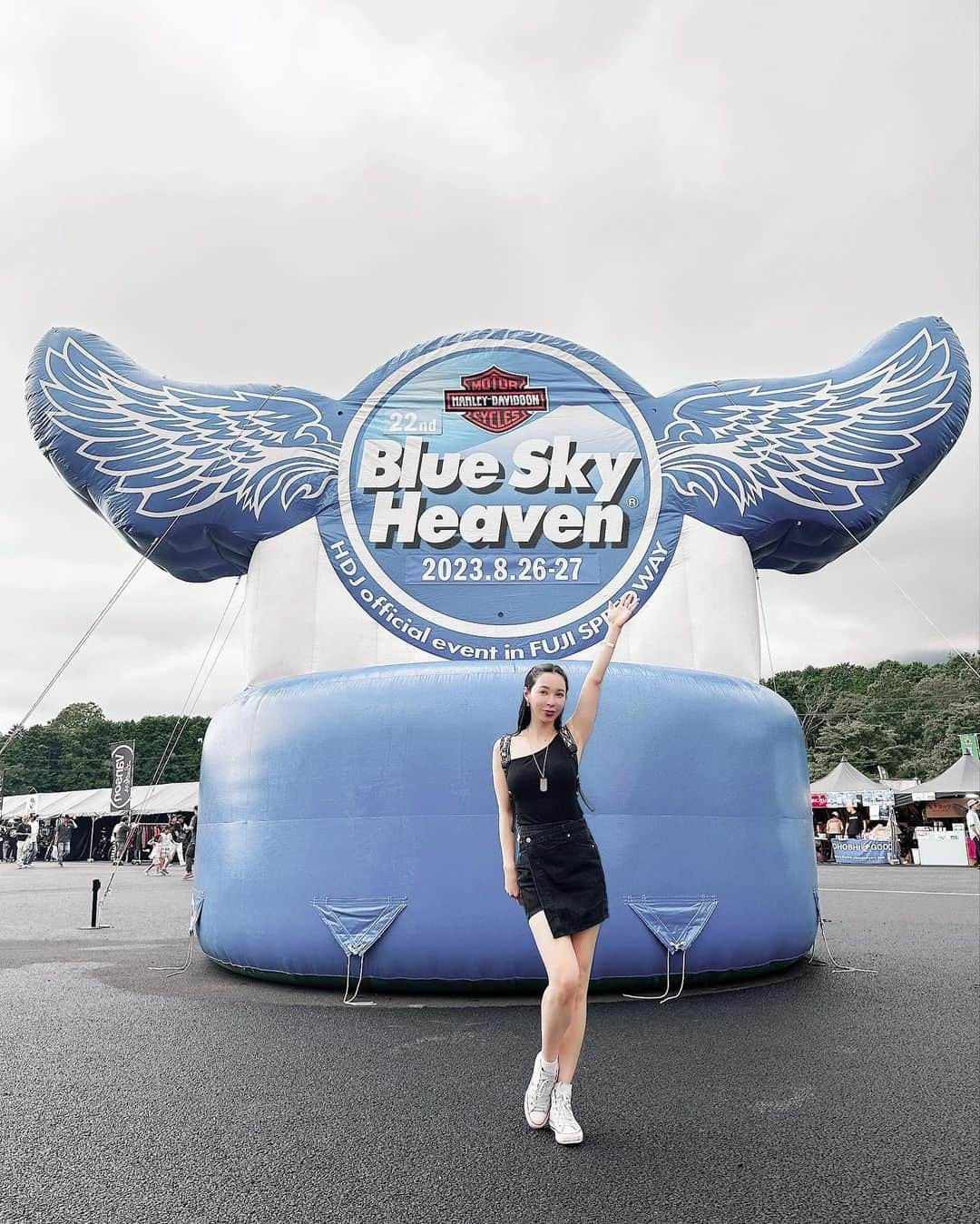Gabrielaさんのインスタグラム写真 - (GabrielaInstagram)「今日行ってる人に是非見てもらいたい❤︎ . .  air world SMOKING LOUNGEはDJブース . .  #BlueSkyHeaven_glo #グロー #glo #glohyperair #hyperair #glohyperairworld #BlueSkyHeaven  @harleydavidsonjapan @glo.japan」8月27日 15時12分 - rkgabriela