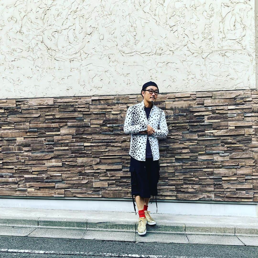 宇田川大輔のインスタグラム：「シャツとパンツ、お気に入りに登録 #kiryuyrik #キリュウキリュウ」