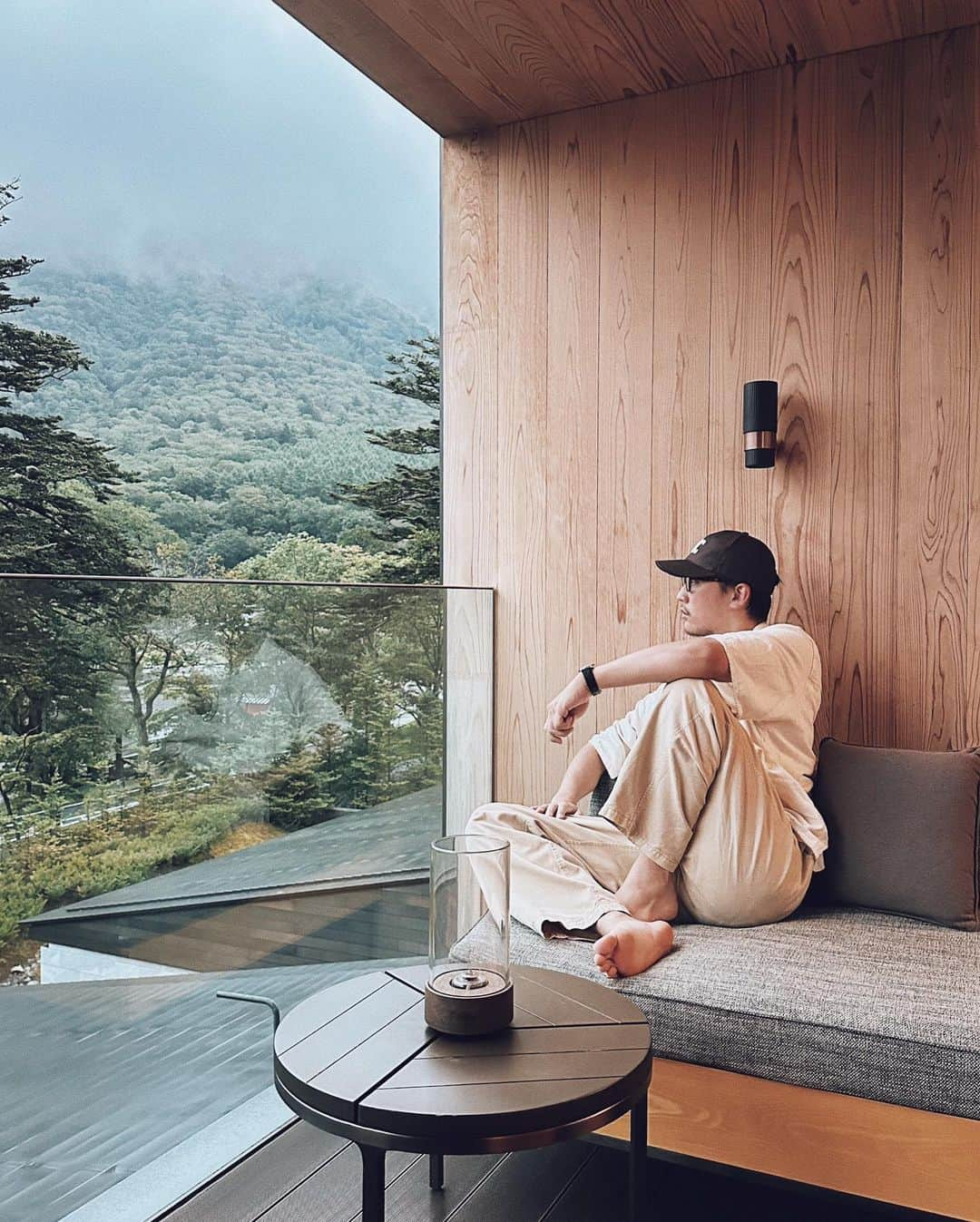 三浦大地のインスタグラム：「THE RITZ-CARLTON NIKKO @ritzcarltonnikko   洗練されたインテリアやアートと環境がとても居心地が良い。  スパも温泉では静かな時間、中禅寺湖をサイクリングとボートで回るアクティビティではホテル周辺の自然をたっぷり堪能できて心身共に癒された。  次は冬にも来てみたい。  #theritzcarlton #theritzcarltonnikko #nikko」