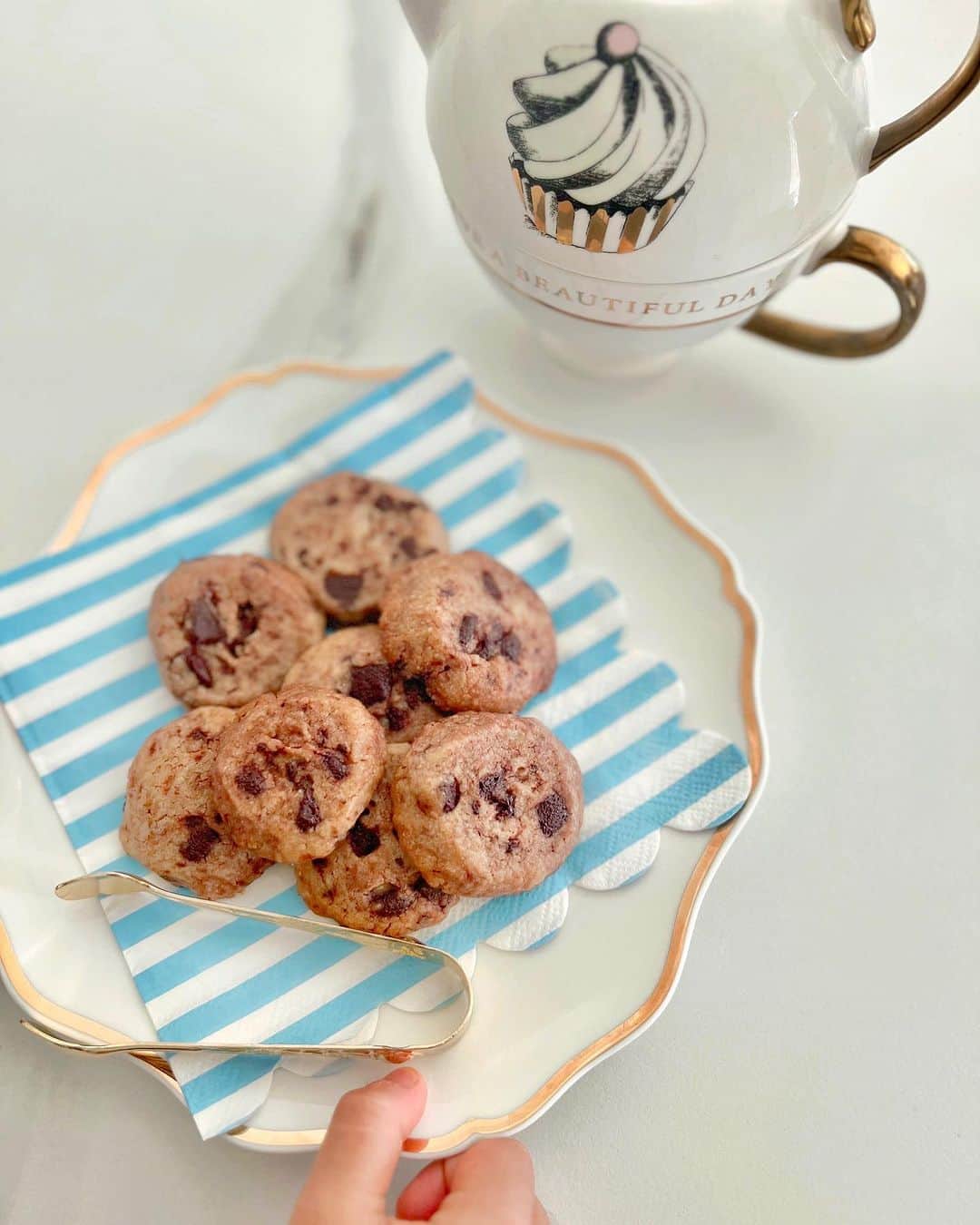 中田絵里奈のインスタグラム：「. 3時のおやつ🕒　 . 久々に息子とおかし作り🍪 楽しそうだったからまた近々やろう🥹 . #久々のおかし作り #おうちおやつタイム」