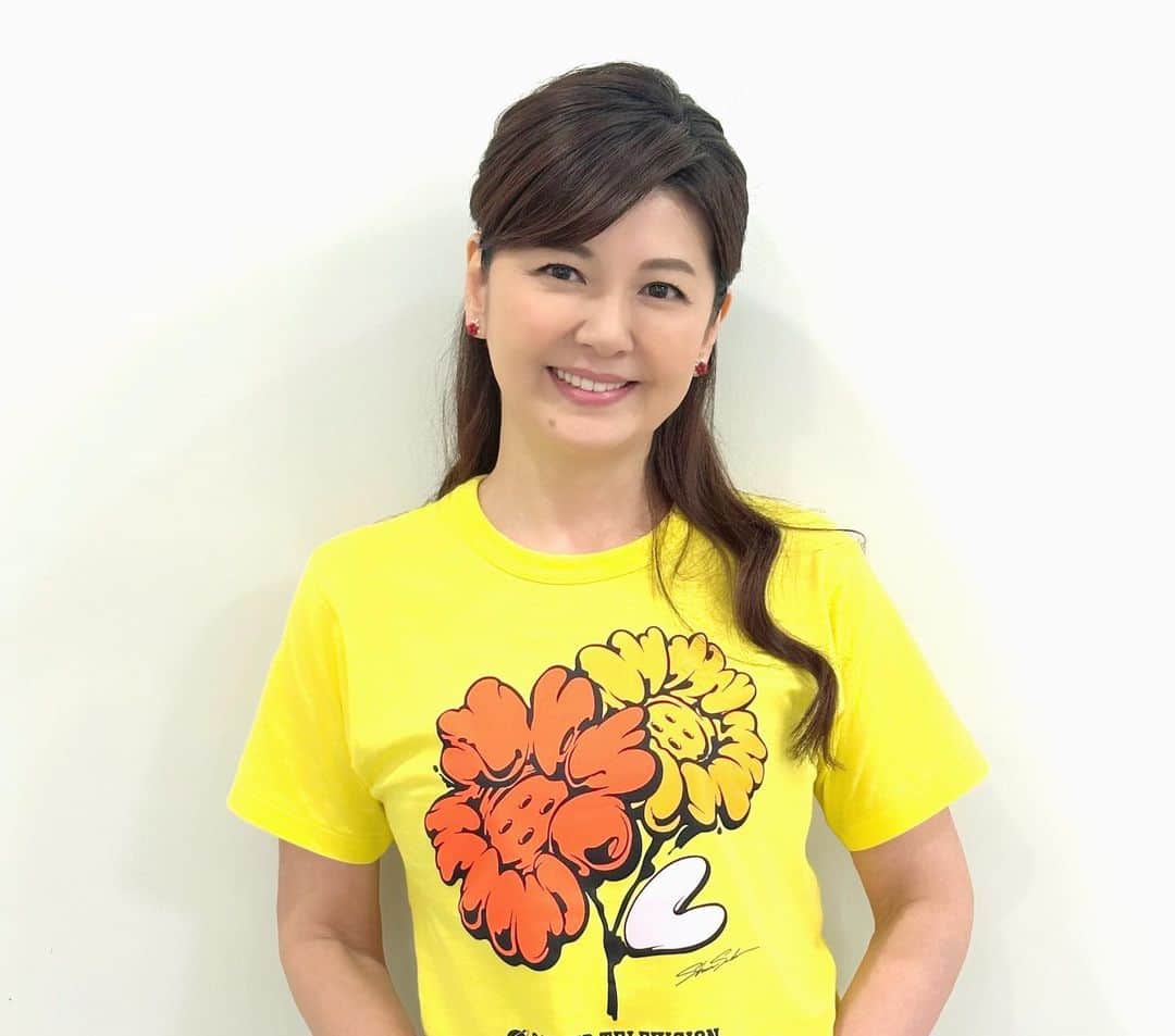 のインスタグラム：「もうすぐです😊 ちょっとドキドキ💦かなりワクワク💕  📺日本テレビ系『24時間テレビ46 チャリティー笑点』 8月27日(日)夕方頃  📺NHK『ハートネットTV 私のリカバリー』 「父が教えてくれたこと 南野陽子」 8月28日(月)20:00〜20:30  📺テレビ朝日『仮面ライダーガッチャード』 新番組9月3日(日)9:00〜9:30 【一ノ瀬珠美 役】  📺BS朝日『そこに山があるから』 毎週水曜日22:30〜22:54  🎙舞鶴赤れんがライブ&楽曲贈呈式 『飛揚-Hiyoh- 〜再会の似合うまち舞鶴〜』 9月2日(土)17:30〜開場　18:30〜開演 赤れんが博物館前庭広場 (雨天時：舞鶴市総合文化会館) https://www.city.maizuru.kyoto.jp/kyouiku/0000011394.html  📻 文化放送『須田慎一郎 南野陽子の 誰にもわかる"経済学"』 毎週土曜日 17:30～ 17:45  💿『南野陽子SUPER HIT』主要高速道路サービスエリアにて販売中 ¥2,096(税込)  📖集英社　南野陽子写真集『FLOWERS Another edition』週プレグラジャパン！ほか主要電子書店にて販売中  #24時間テレビ」