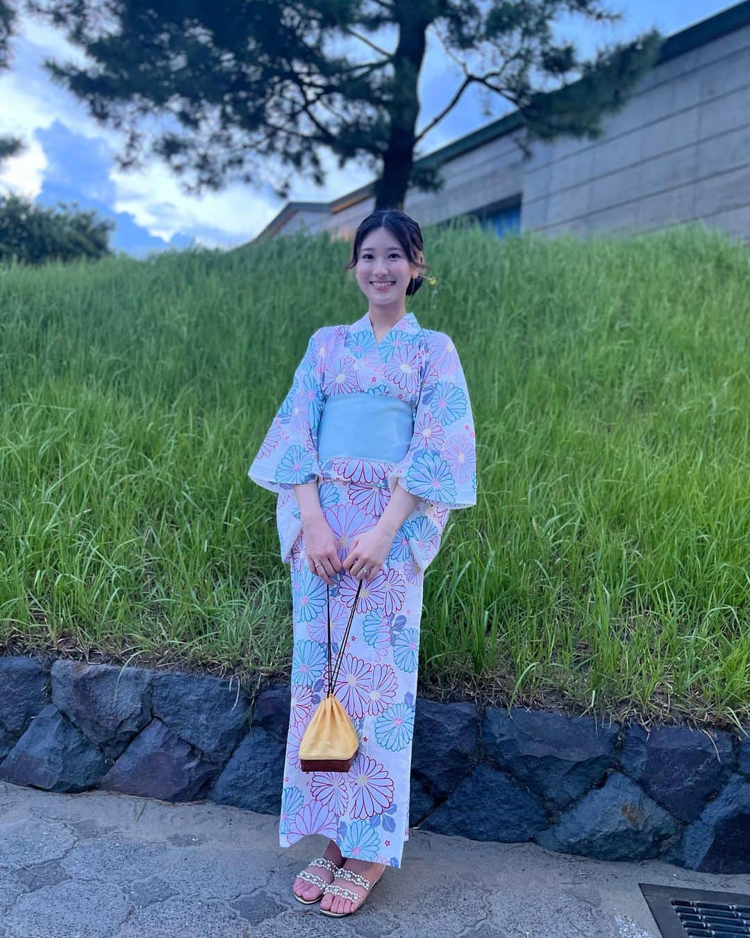 藤原万由子さんのインスタグラム写真 - (藤原万由子Instagram)「. . 夏の思い出🌻 . . お盆付近は体調壊してて夏らしいことできなかったから、夏の終わりに夏ができてよかった🥺 . . 3,4年ぶりの浴衣は実家に眠ってたのを引っ張り出して👘 . . #花火大会 #金沢まつり花火大会  #浴衣」8月27日 15時32分 - mayuko_fujiwara
