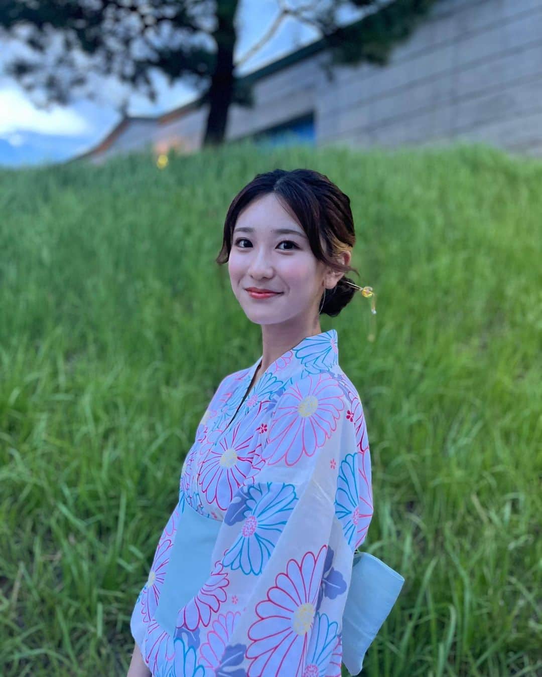 藤原万由子さんのインスタグラム写真 - (藤原万由子Instagram)「. . 夏の思い出🌻 . . お盆付近は体調壊してて夏らしいことできなかったから、夏の終わりに夏ができてよかった🥺 . . 3,4年ぶりの浴衣は実家に眠ってたのを引っ張り出して👘 . . #花火大会 #金沢まつり花火大会  #浴衣」8月27日 15時32分 - mayuko_fujiwara
