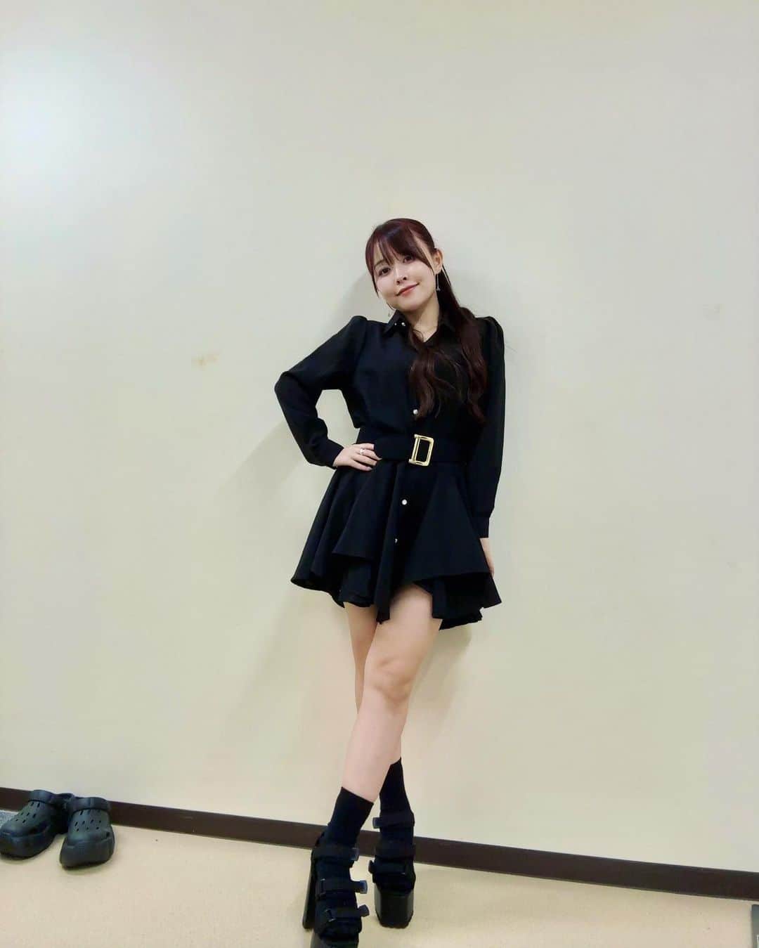 歩乃華（ほのらん）のインスタグラム：「🖤🩶 . 13cm盛ってます」