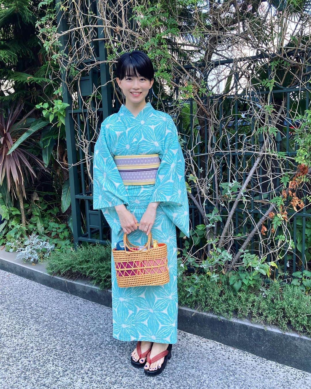 のインスタグラム：「・ ・  久しぶりに浴衣を着ました。  もう少し涼しくなったら、また着物生活を再開しようかなと思ってます。  自分時間をもっと充実させたいな。  #浴衣 #地元のお祭りへ #yukata #kimono」