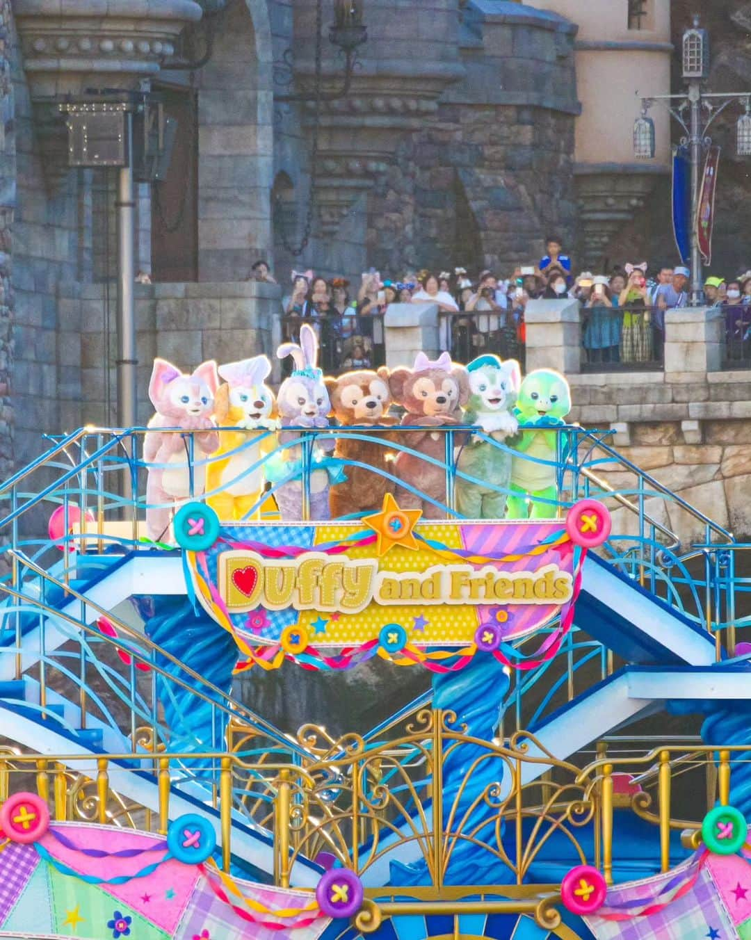 西尾健太のインスタグラム：「もふもふ大集合🦊🐶🐰🧸🧸🐱🐢  #tokyoDisneyresort  #Disney #Disneyland #Disneysea #TDR #TDL #TDS #東京ディズニーリゾート #ディズニー #ディズニーランド #ディズニーシー #ミッキー #ミニー #ディズニーランド40周年 #ディズニー40周年 #ハーモニーインカラー #ハモカラ #ダッフィーフレンズ #ダッフィー #シェリーメイ #オルメル #ジェラトーニ #ステラルー #クッキーアン #リーナベル」