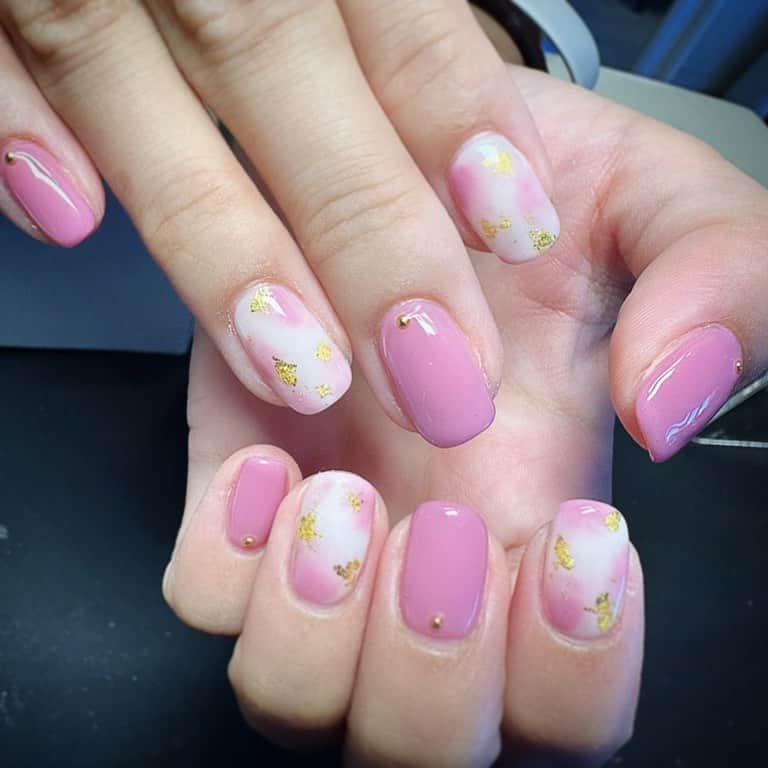 鈴木蛍のインスタグラム：「New Nails💅 今回はなんだかピンクな気分でした  #new #nails #pinknails #ジェルネイル」