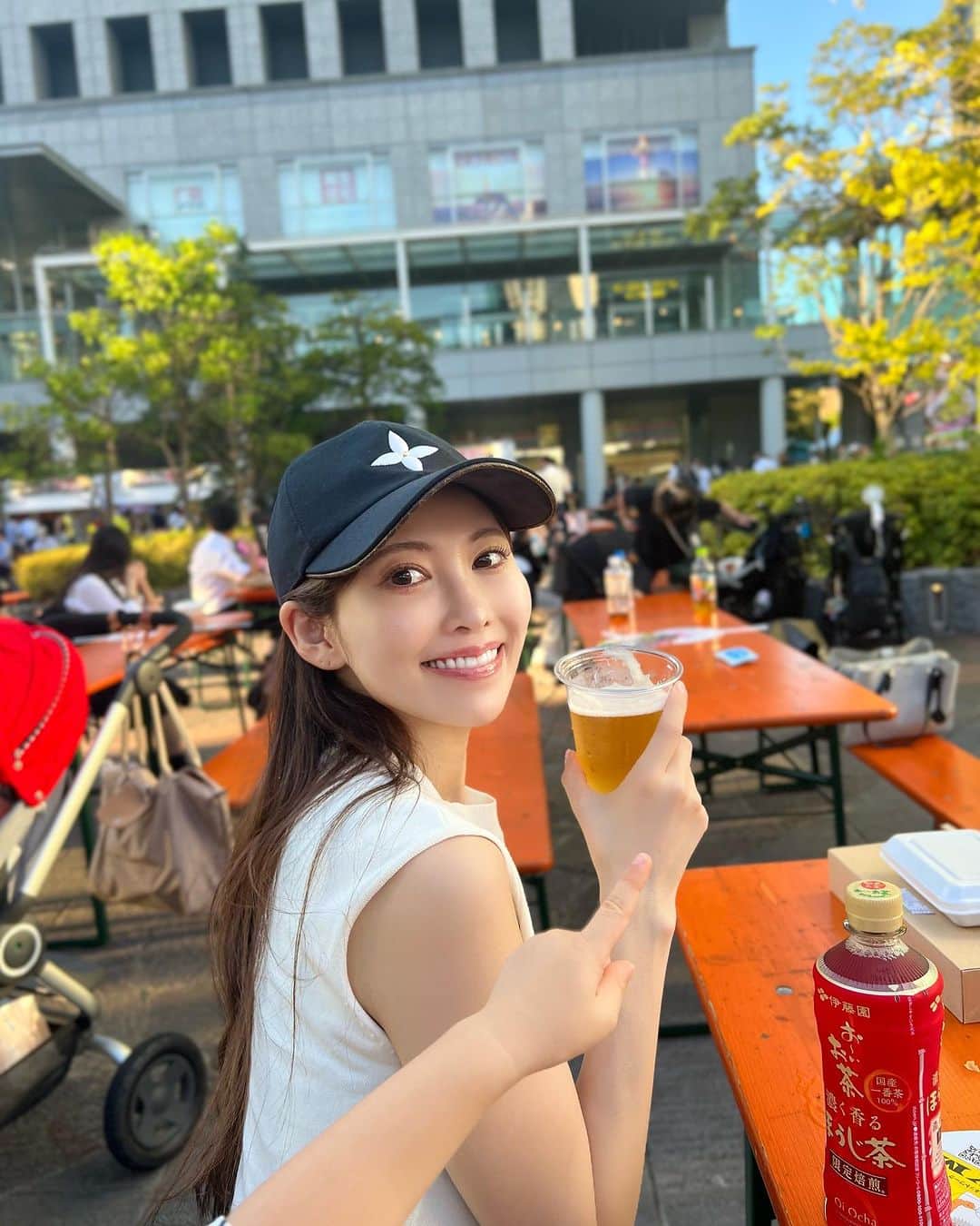 清水愛美さんのインスタグラム写真 - (清水愛美Instagram)「外でビール🍺なんて 何年ぶりでしょ🤣👍🍺💞 最高でした！！  #お祭り #祭り　 #ビール #びーる🍺  #外で飲むビール最高」8月27日 16時46分 - manami_s0902