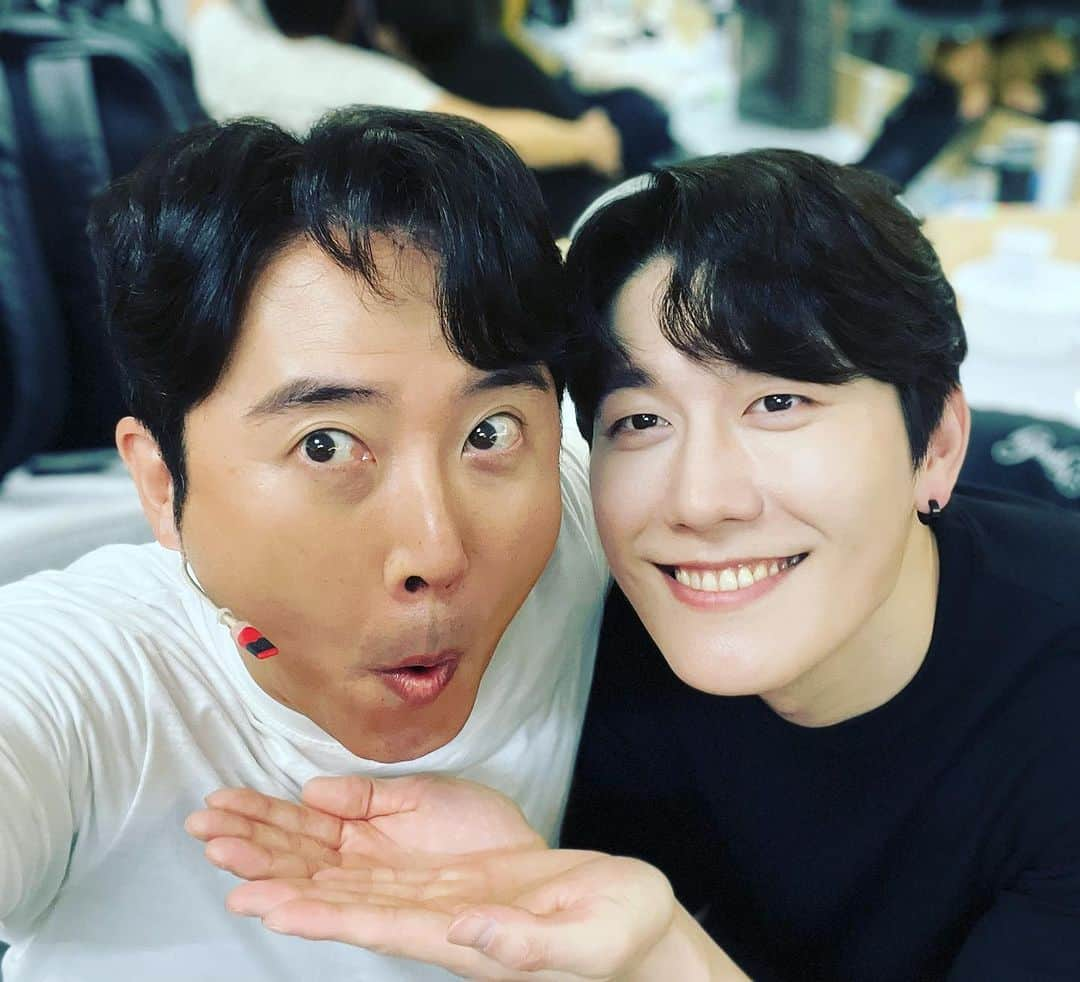 イム・ホさんのインスタグラム写真 - (イム・ホInstagram)「#다시동물원 #동덕여대공연예술센터코튼홀 #심수영 #임호 #이제우리둘은무대에서못만나는구나 #수고많았다 #또만날수있기를」8月27日 16時48分 - limho_official