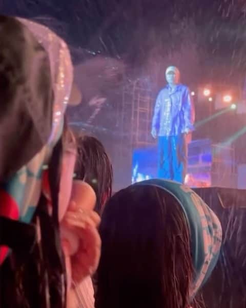 ゲコのインスタグラム：「뭔가 잘못된 음수대  #제주워터밤」