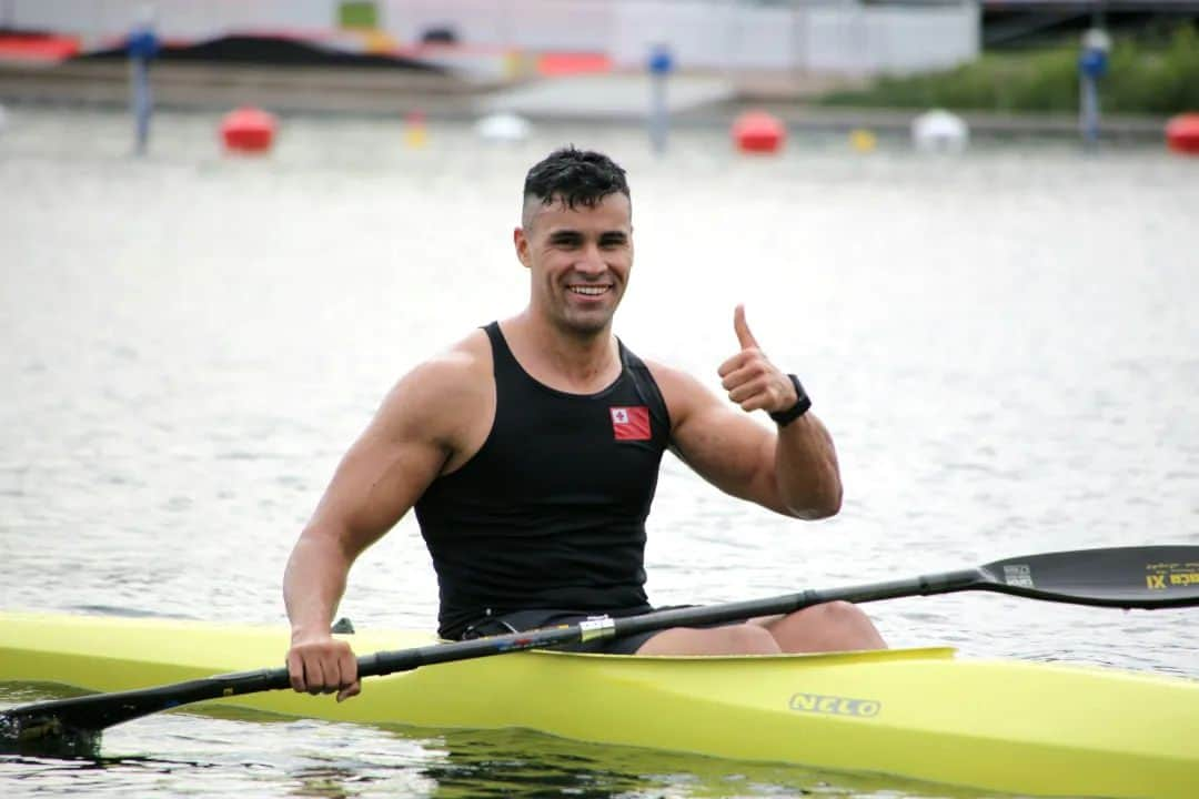 ピッタ・タウファトフアのインスタグラム：「That feeling when you make it to the finish line and you're still in the Kayak!  Thank you to the amazing team at @nelokayaks who provided me with this amazing peace of Kayak technology. There will be a time when the arms are as fast as the boat 🙂✊🏽  Watching the nelo team tirelessly service and help all athletes with world class leading boats was great to be a part of. It takes more than just an athlete  but a dedicated group of people to make this all happen.  @planetcanoe @nelokayaks」