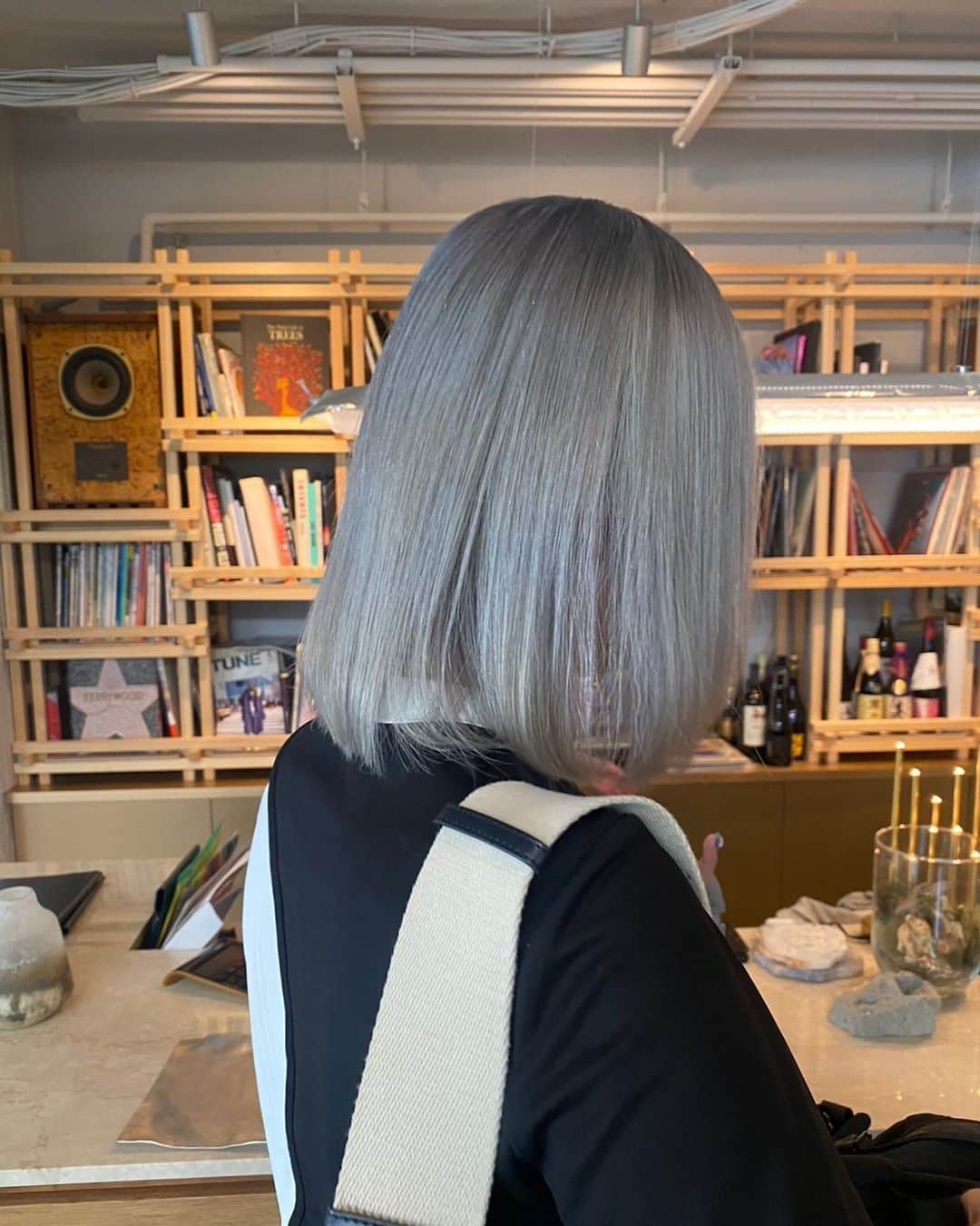 上下碧さんのインスタグラム写真 - (上下碧Instagram)「頻繁に髪色変わりすぎて「髪の毛染めたね」って言われなくなりました」8月27日 17時07分 - ueshita_ao