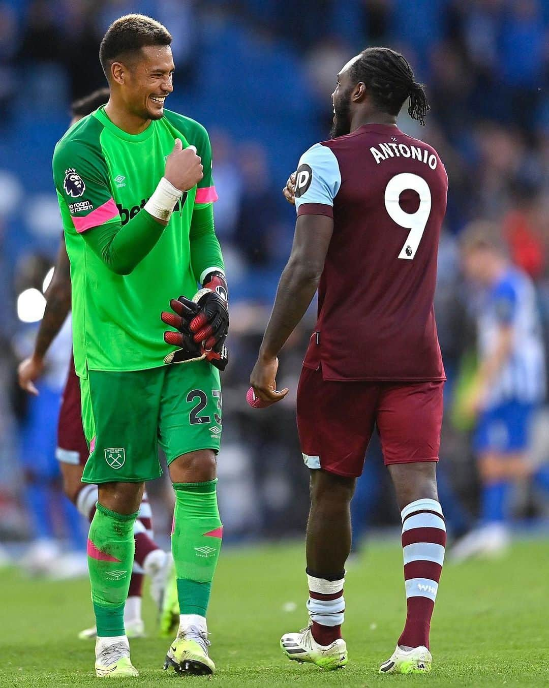 アルフォンス・アレオラさんのインスタグラム写真 - (アルフォンス・アレオラInstagram)「Massive 𝐖 ! @westham #COYI #AA23 ⚒」8月27日 17時30分 - alphonseareola