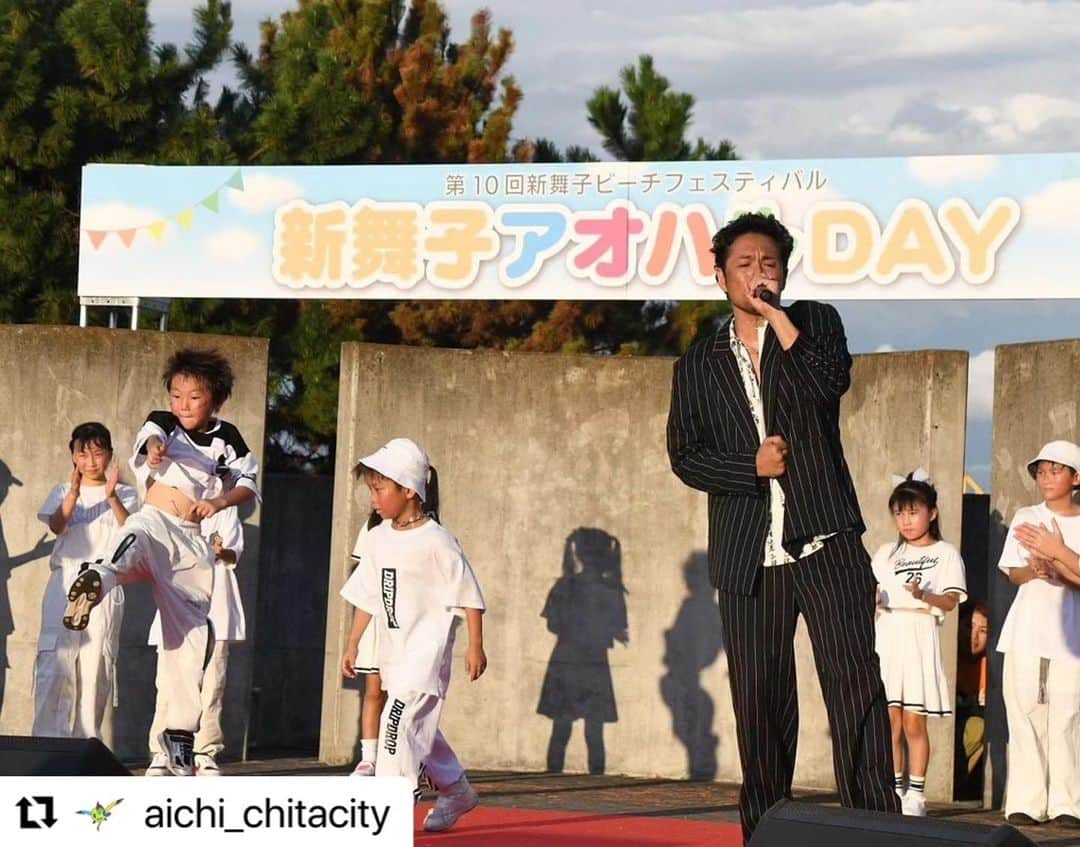 阿部亮平さんのインスタグラム写真 - (阿部亮平Instagram)「#Repost @aichi_chitacity with @use.repost ・・・ 新舞子アオハルDAYのラストは、俳優ユニット「純悪」とダンススクール「ウィングビート」のコラボ🤝  純悪の阿部亮平さんは、知多市出身で、ふるさと観光大使を務めていただいています😌  なんと、このステージで新曲を初めて披露していただきました❗🥰  #新舞子アオハルDAY #純悪　#阿部亮平 さん　#山根和馬 さん　#知多市ふるさと観光大使　#ふるさと観光大使」8月27日 17時24分 - abe_ryohei_