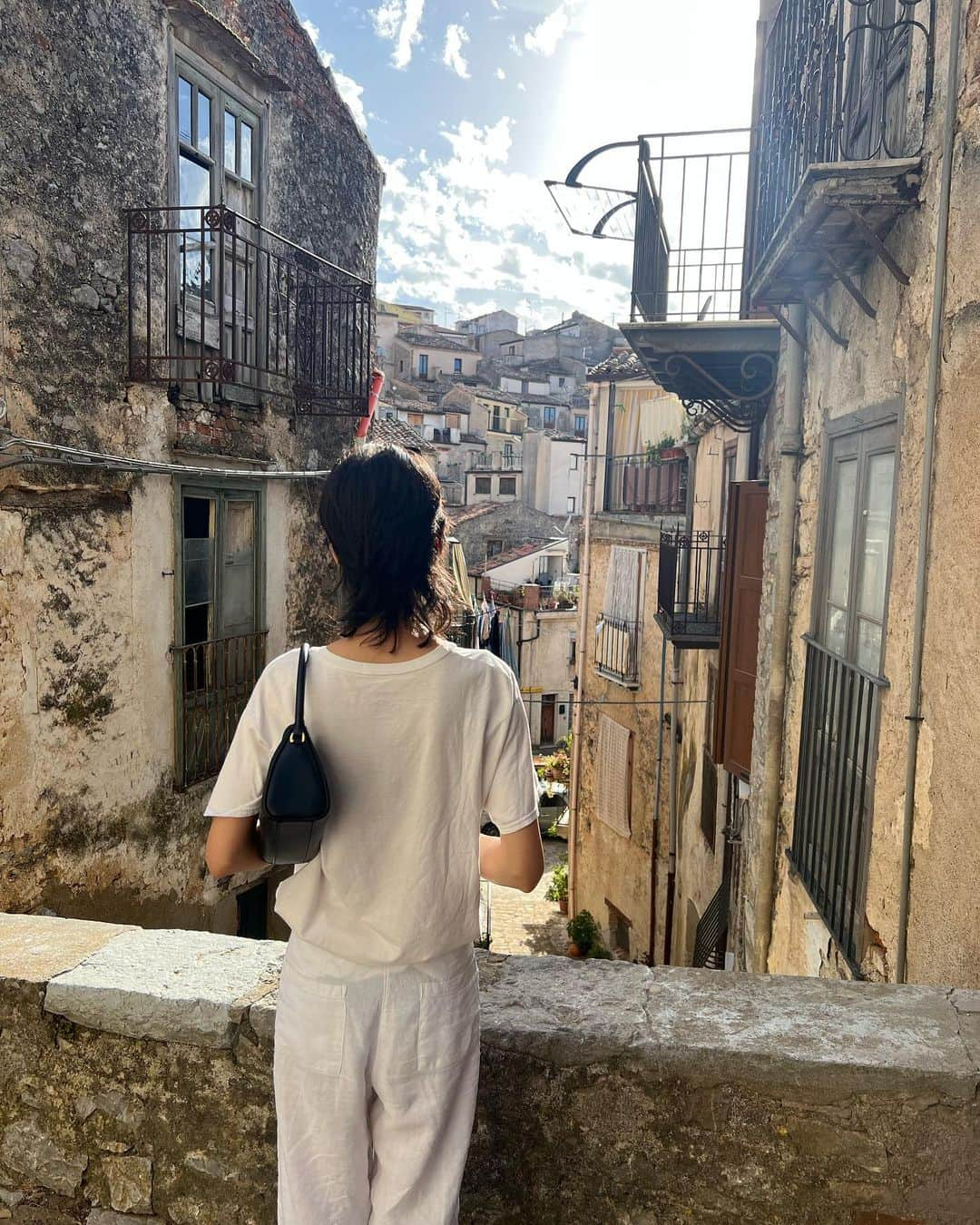 大屋夏南さんのインスタグラム写真 - (大屋夏南Instagram)「Sicily road trip was 🤌🏼 Taking a break from YouTube this week to enjoy my honeymoon 💓 シチリアロードトリップは街ごと違う雰囲気で本当に楽しかった☺️海の街のイメージが強かったけど、魅力のたくさん詰まった場所でした🌼今週はYouTubeお休みします✨またすぐに😌」8月27日 17時26分 - __kana_oya__