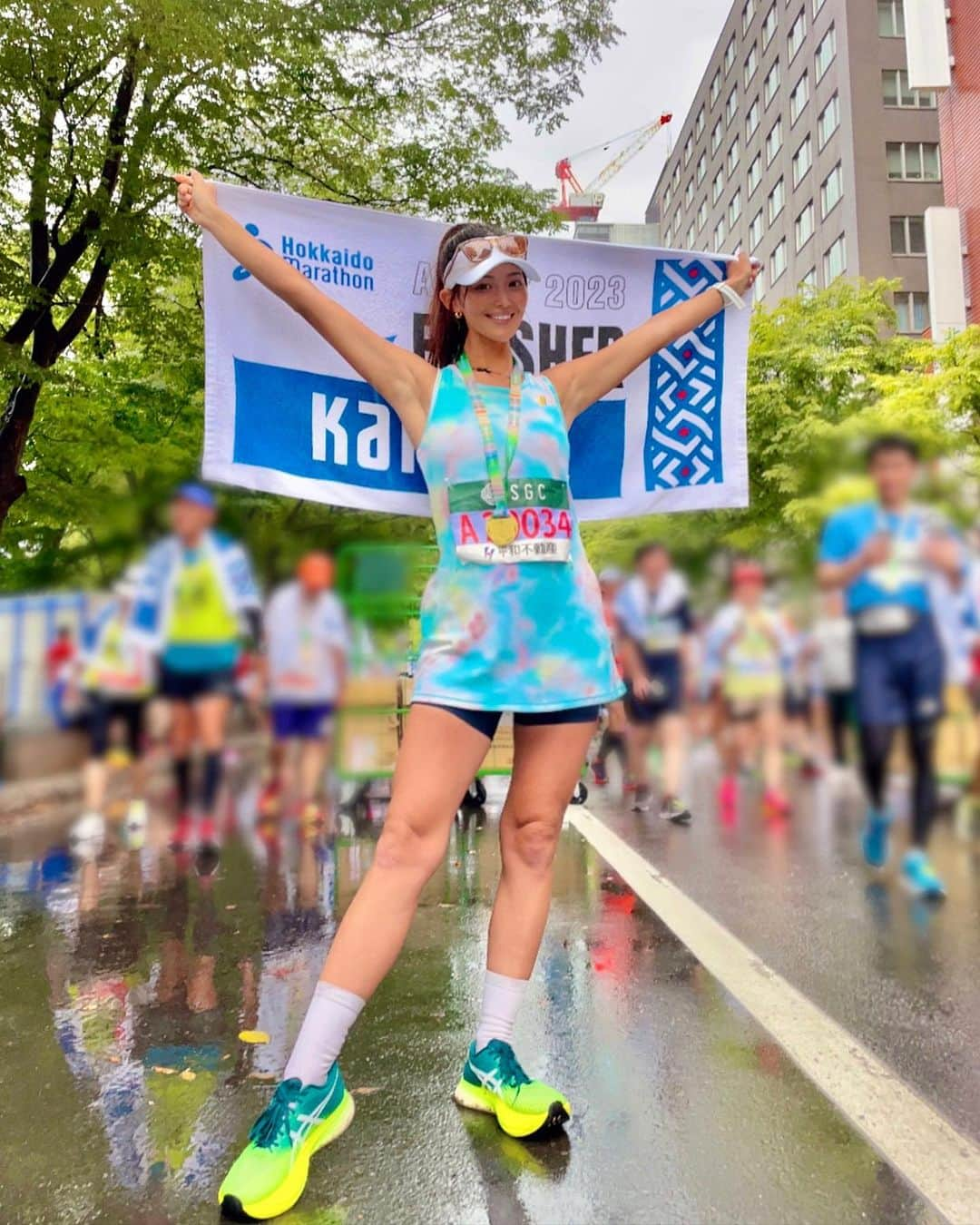 さーたんのインスタグラム：「北海道マラソン2023 ⌚️3:39:25（ネット3:39:06）  3時間半の目標達成ならず🥹💔 詳しくは追って振り返り書こうと思うけど スタートから30°のハードなレースでした🤣  沿道.スライド.DM.コメント 応援が本当にありがたかったです🥲❤️ ありがとうございました🙇‍♀️  また次のレースに向けて練習頑張ります🔥  #マラソン #フルマラソン #北海道マラソン #北海道マラソン2023」